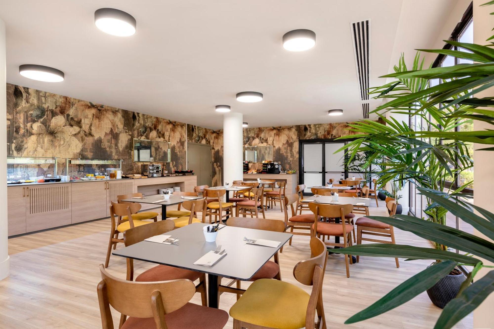 Rafaelhoteles Piramides 3* Madrid
