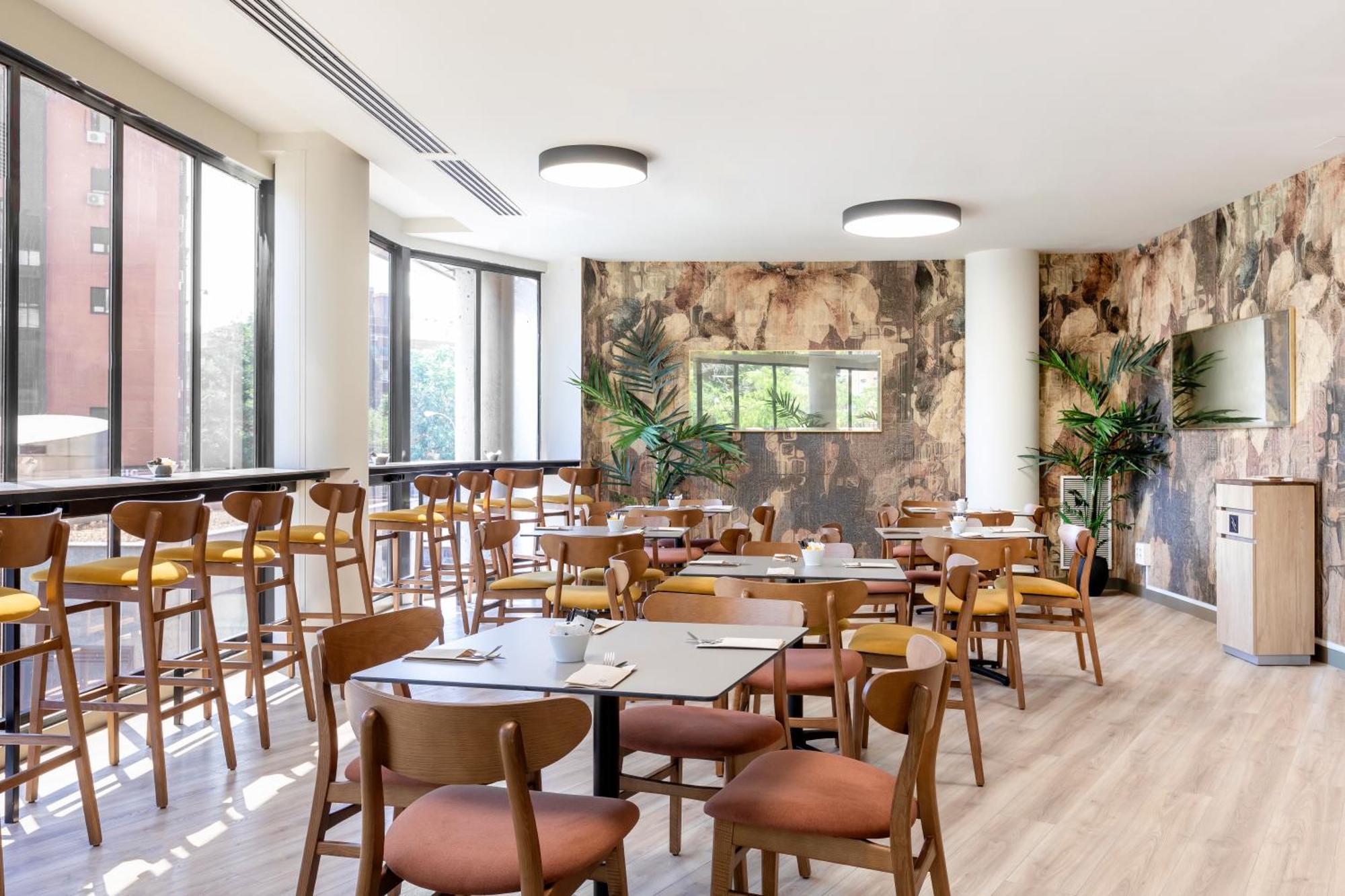 Rafaelhoteles Piramides Hotel 3*