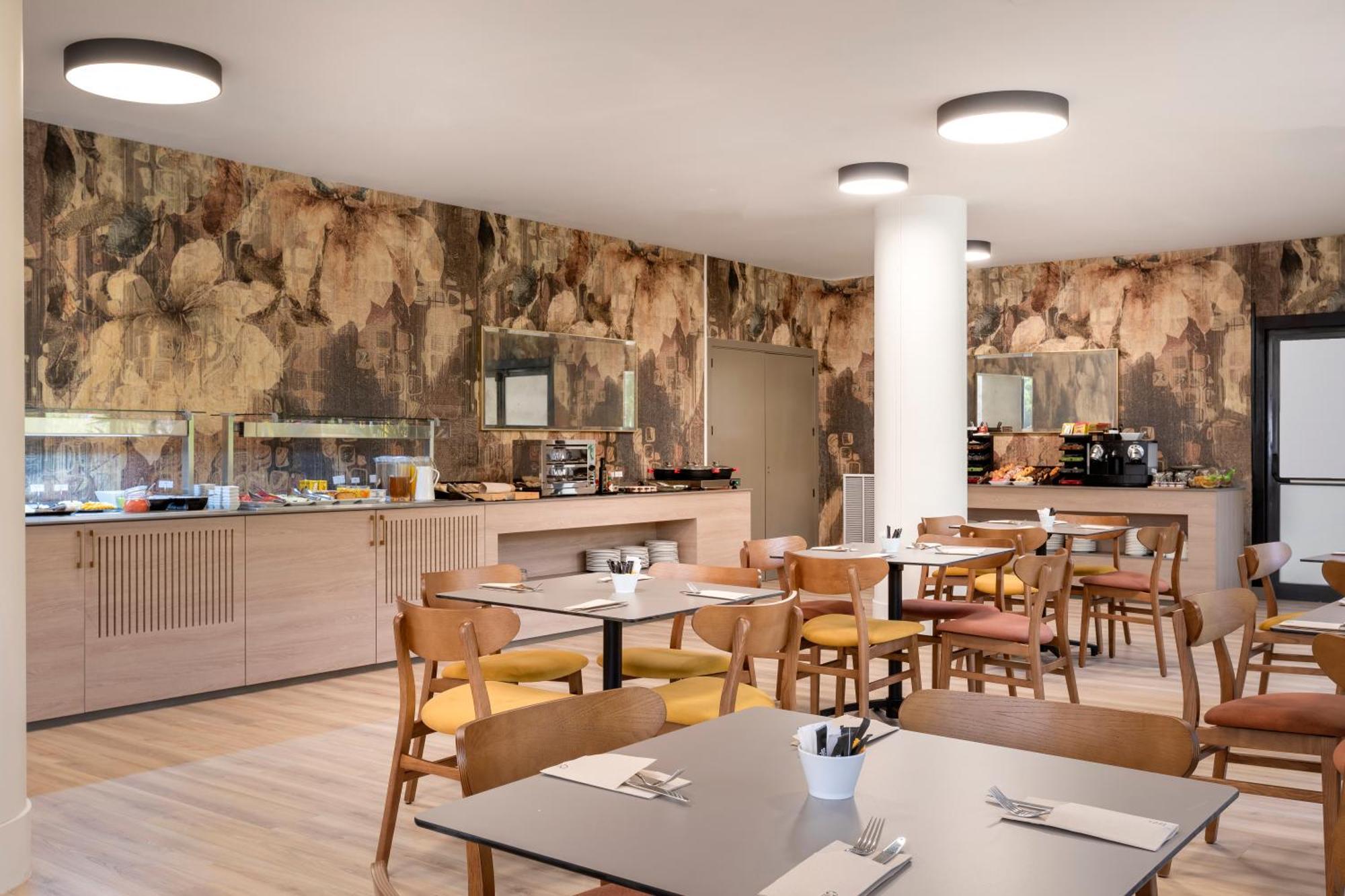 Hotel Rafaelhoteles Piramides 3*