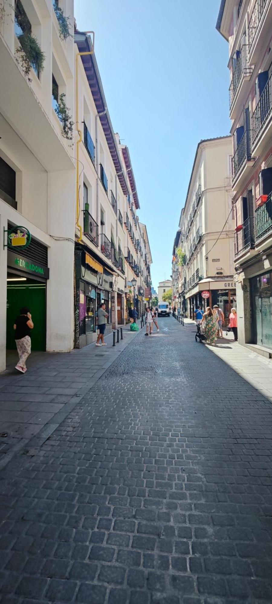 2 Personas En Pleno Centro De Lejlighed