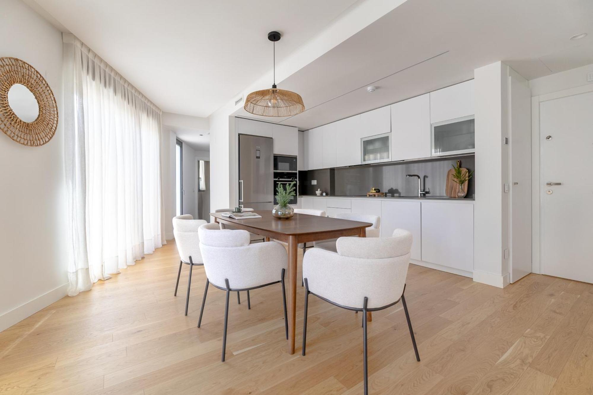 Duplex Con Piscina Y Garaje En Ciudad Jardin * Madri