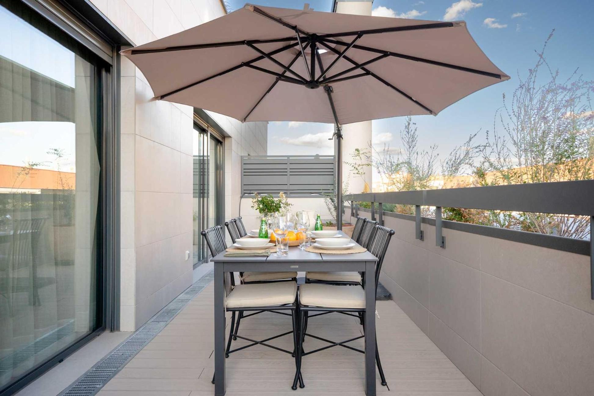 Duplex Con Piscina Y Garaje En Ciudad Jardin * Madri