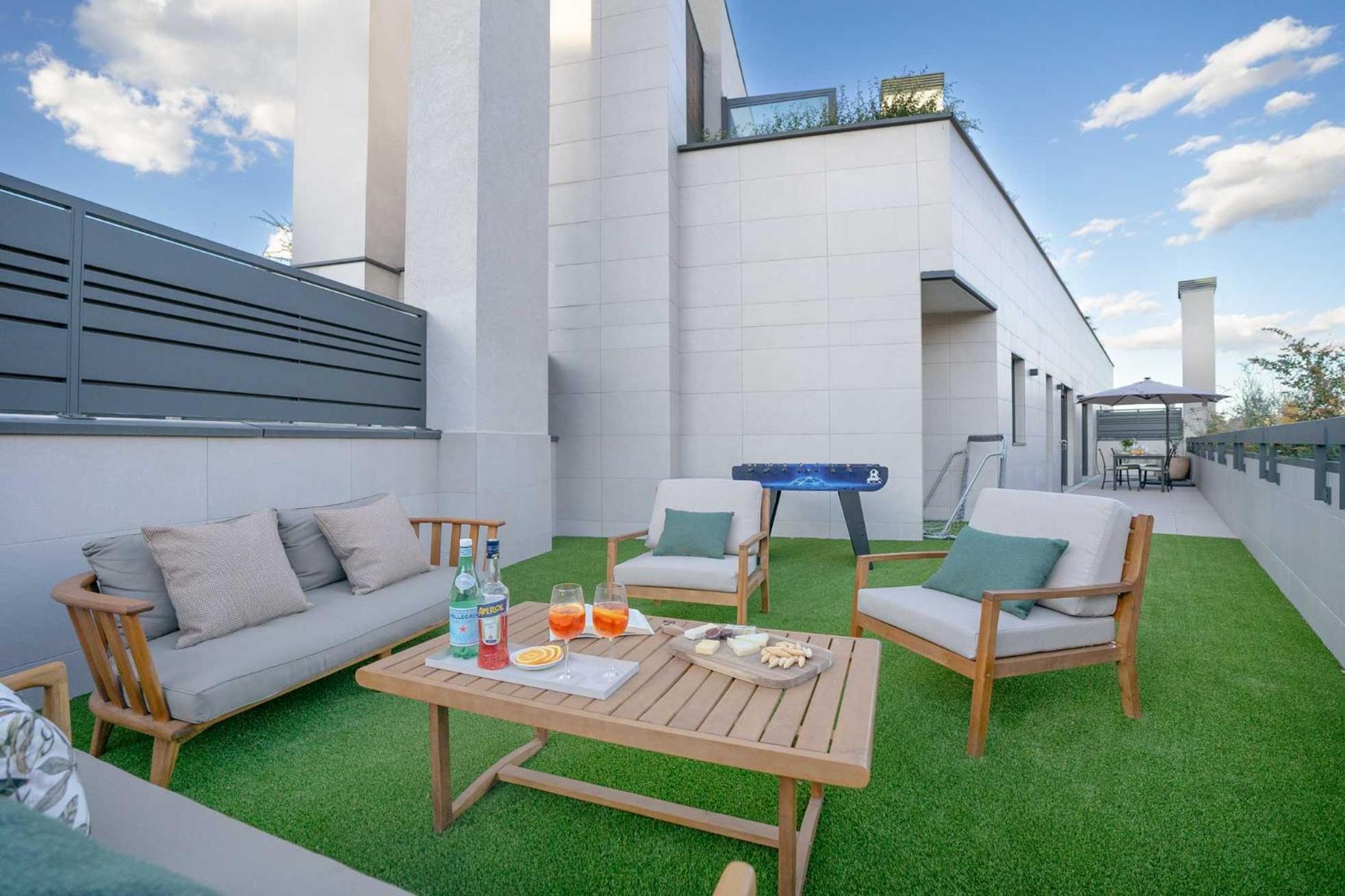 Duplex Con Piscina Y Garaje En Ciudad Jardin Madri
