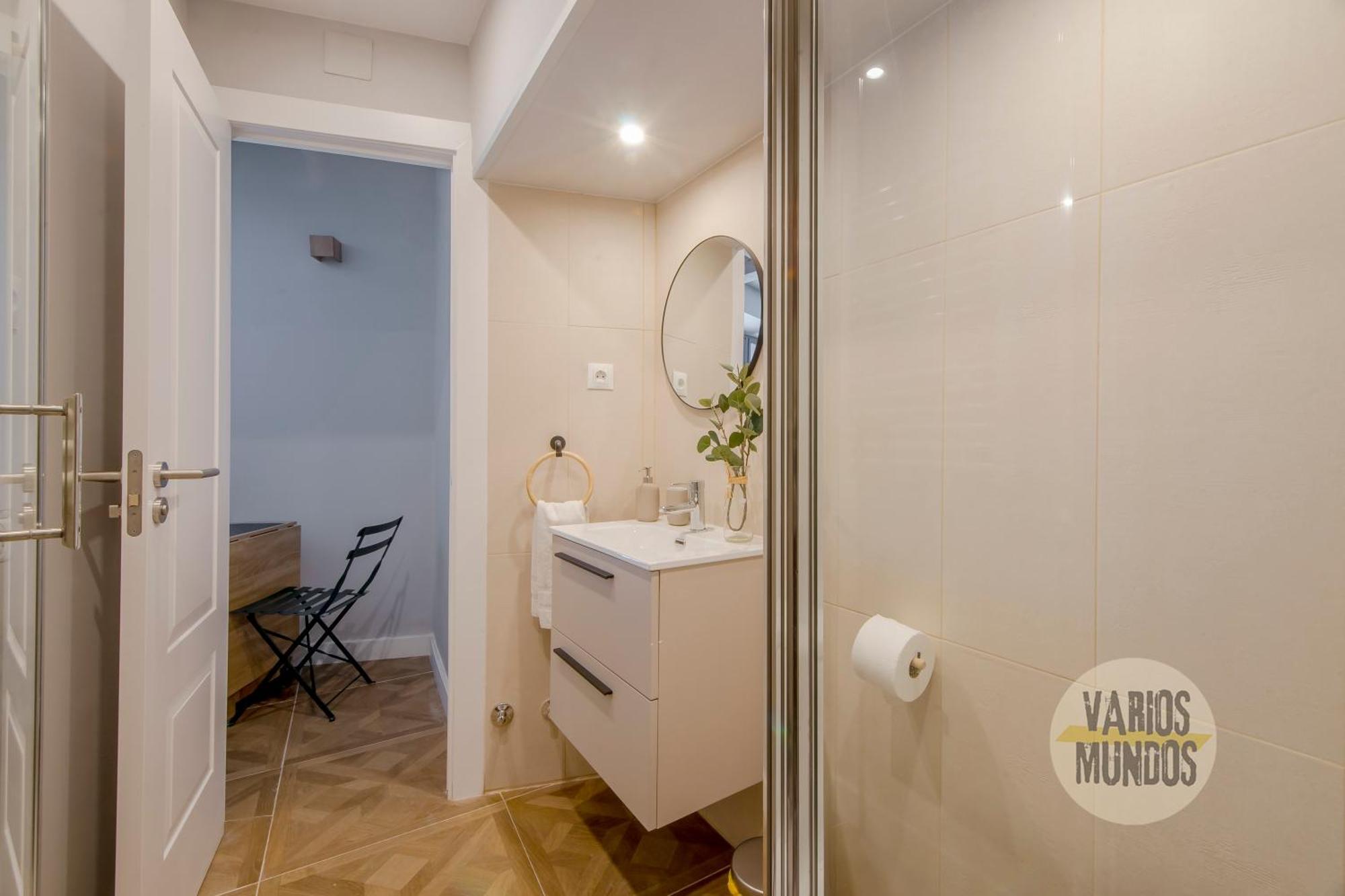 Apartment Confortable 9pax En El Centro De E3 *
