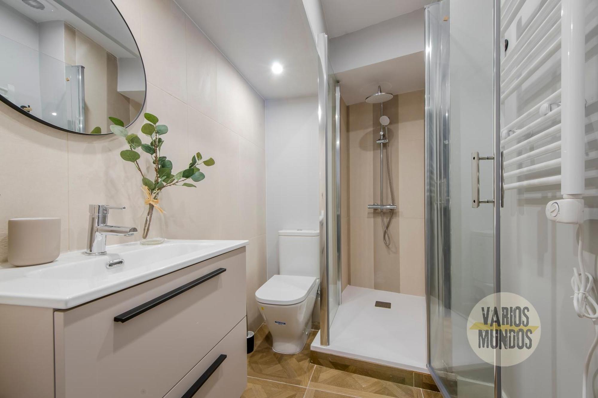 Apartment Confortable 9pax En El Centro De E3 *