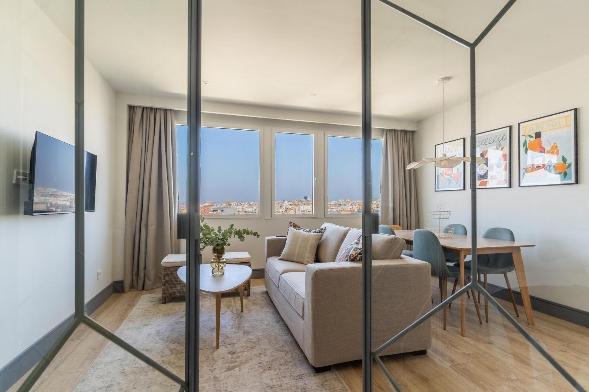 Modern And Bright-2bedrooms 1bathroom-colon Apartment