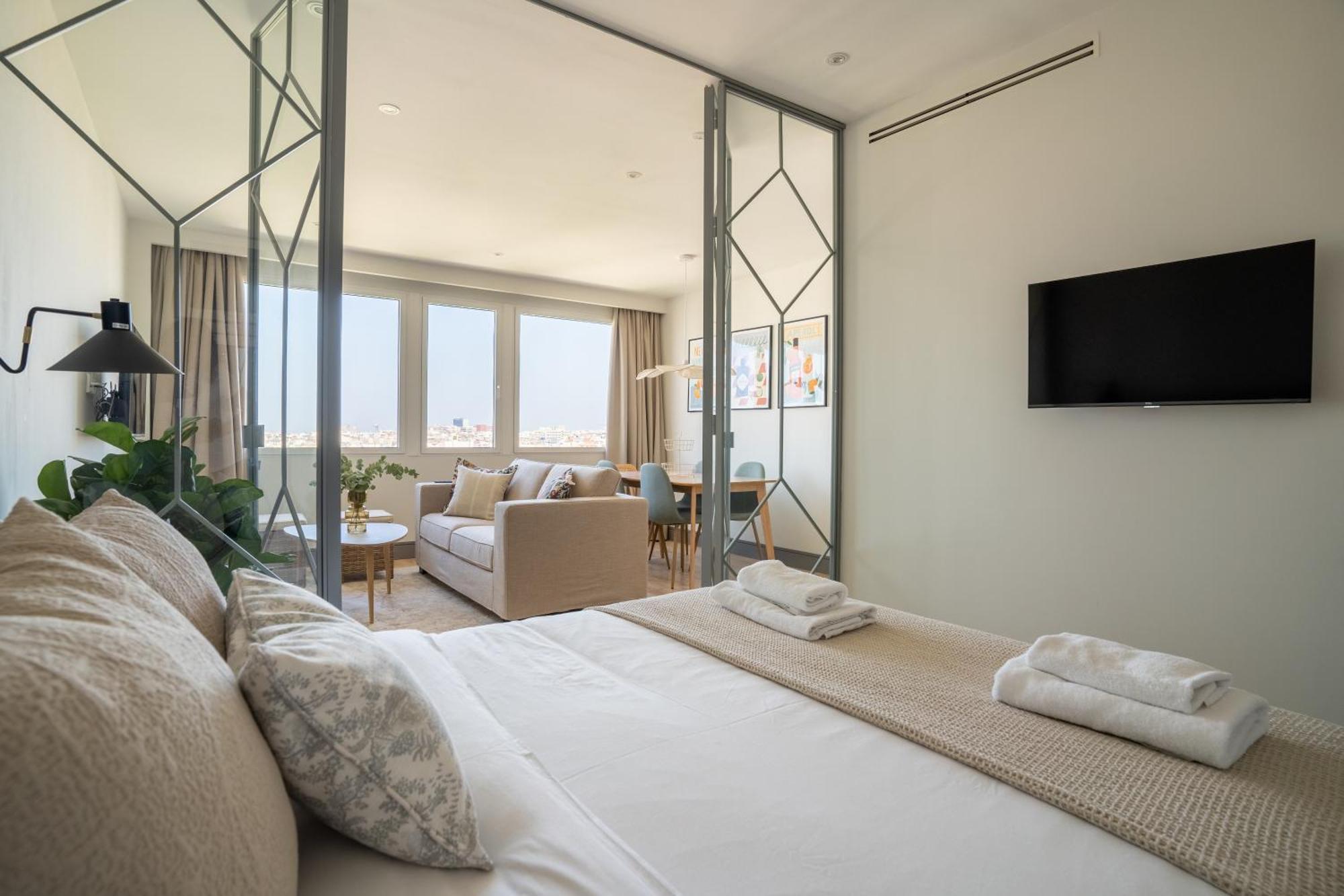 Modern And Bright-2bedrooms 1bathroom-colon Apartment *