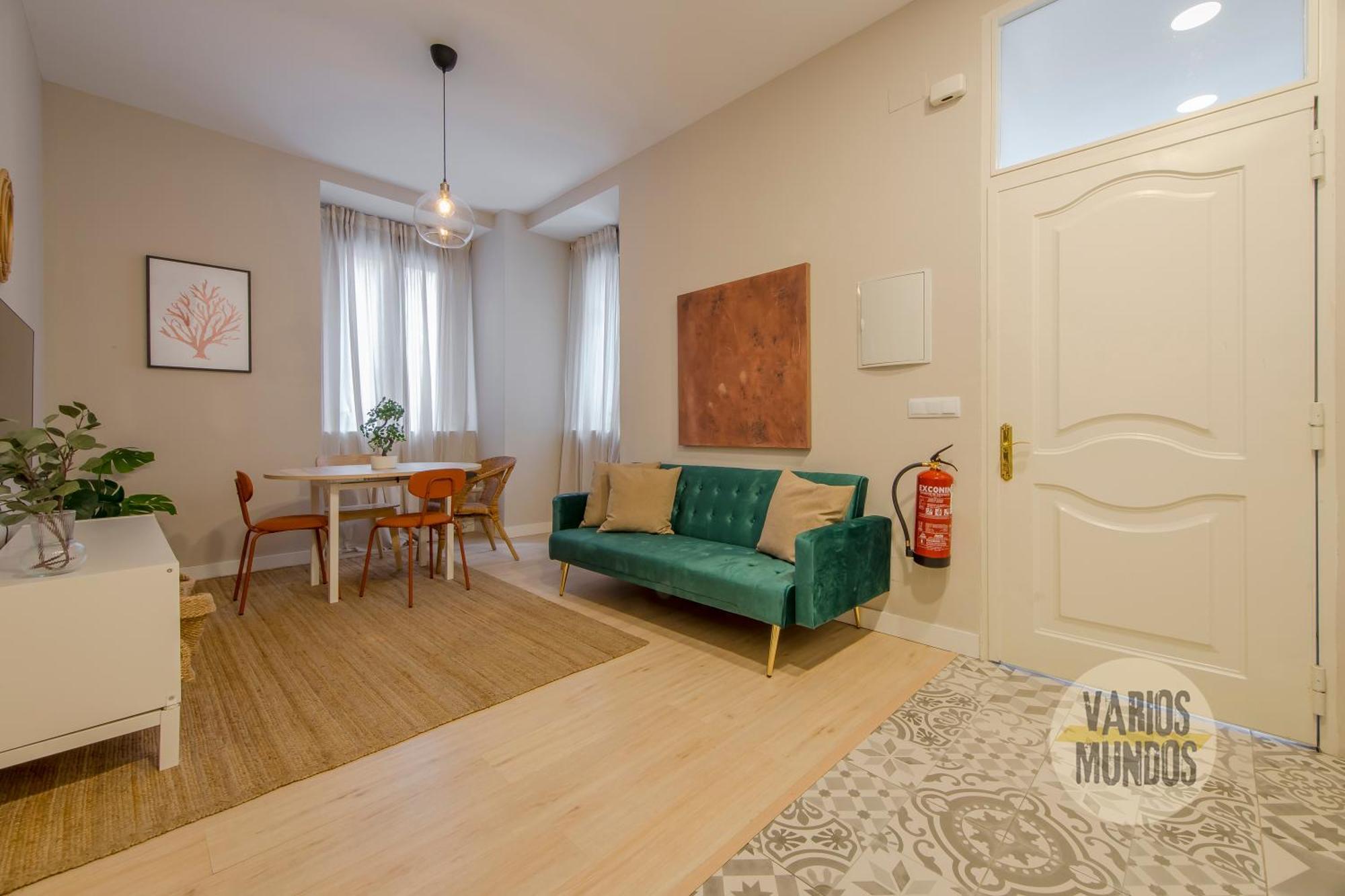 Bajo Duplex 7pax A 5 Min De Gran Via-malasana Apartment