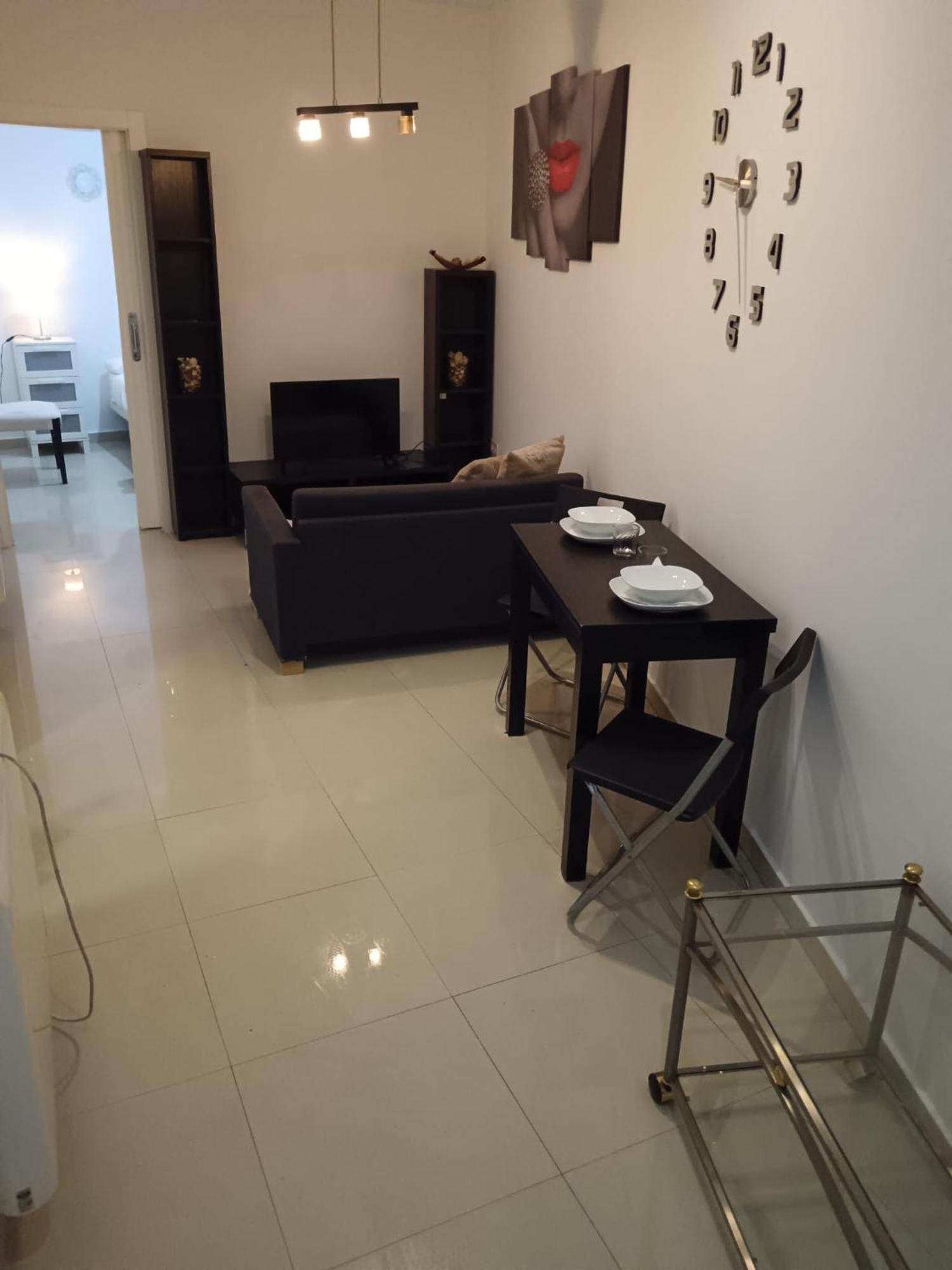 Encantador Apartamento En El Rastro De *