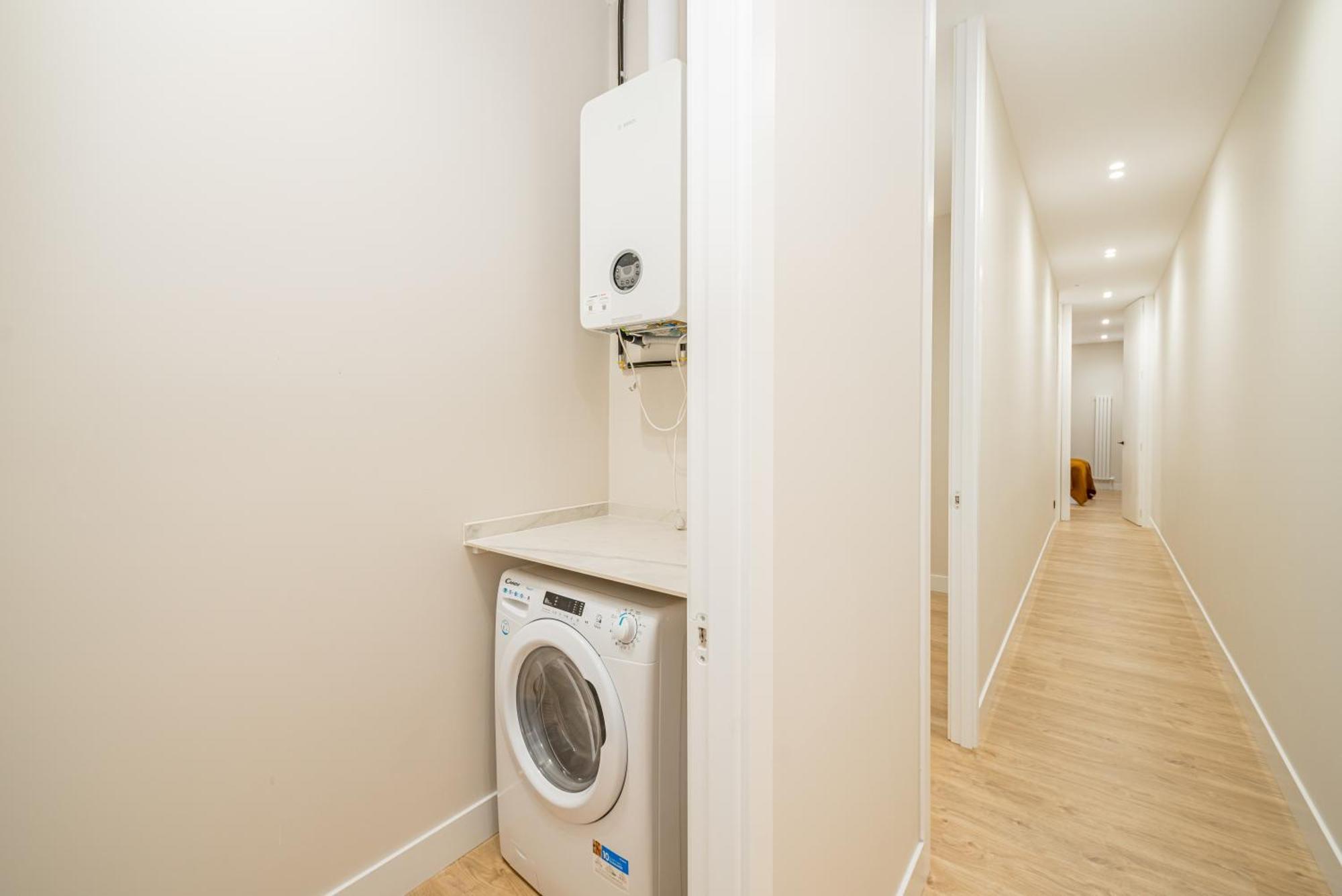 Lejlighed Centro Xxi Calle Principe 3br 3bh Madrid