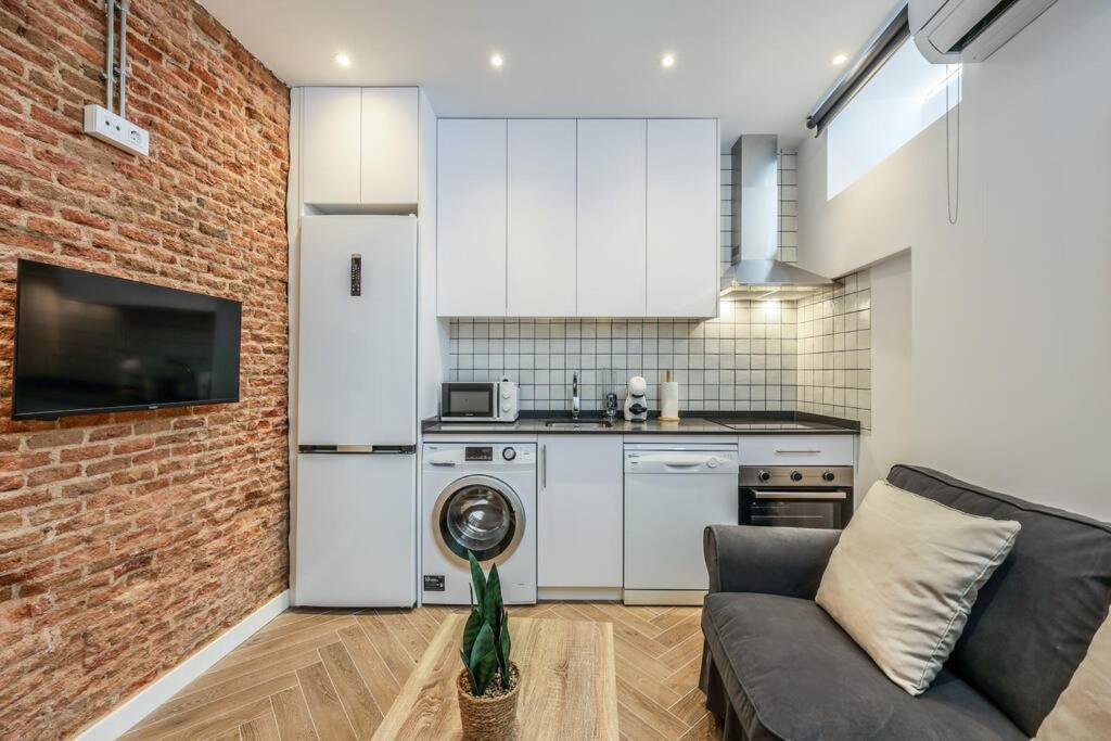 Urban Tranquility In - Ideal For Couples Apartment