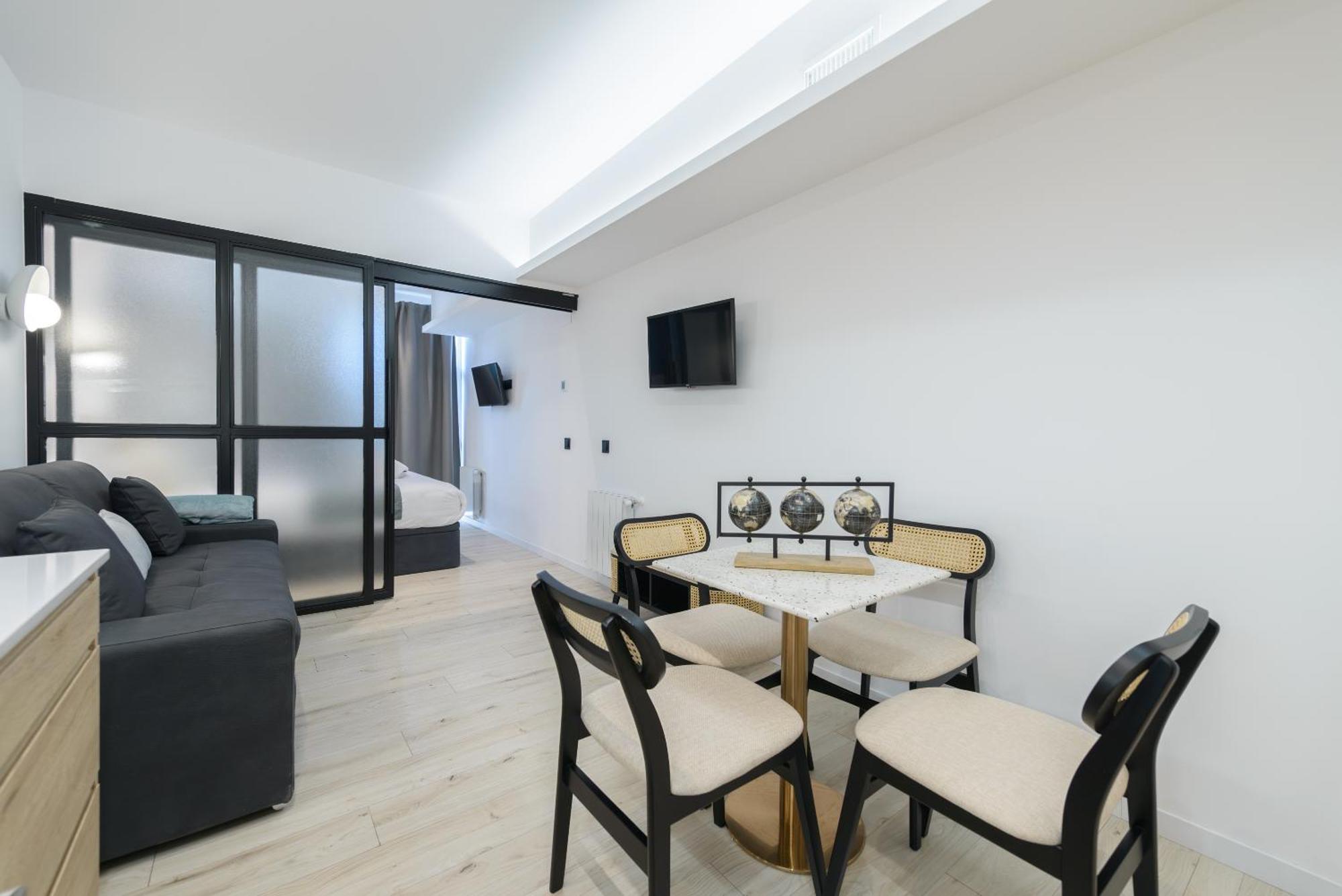 Apartment Deluxe Sol, By Monaro