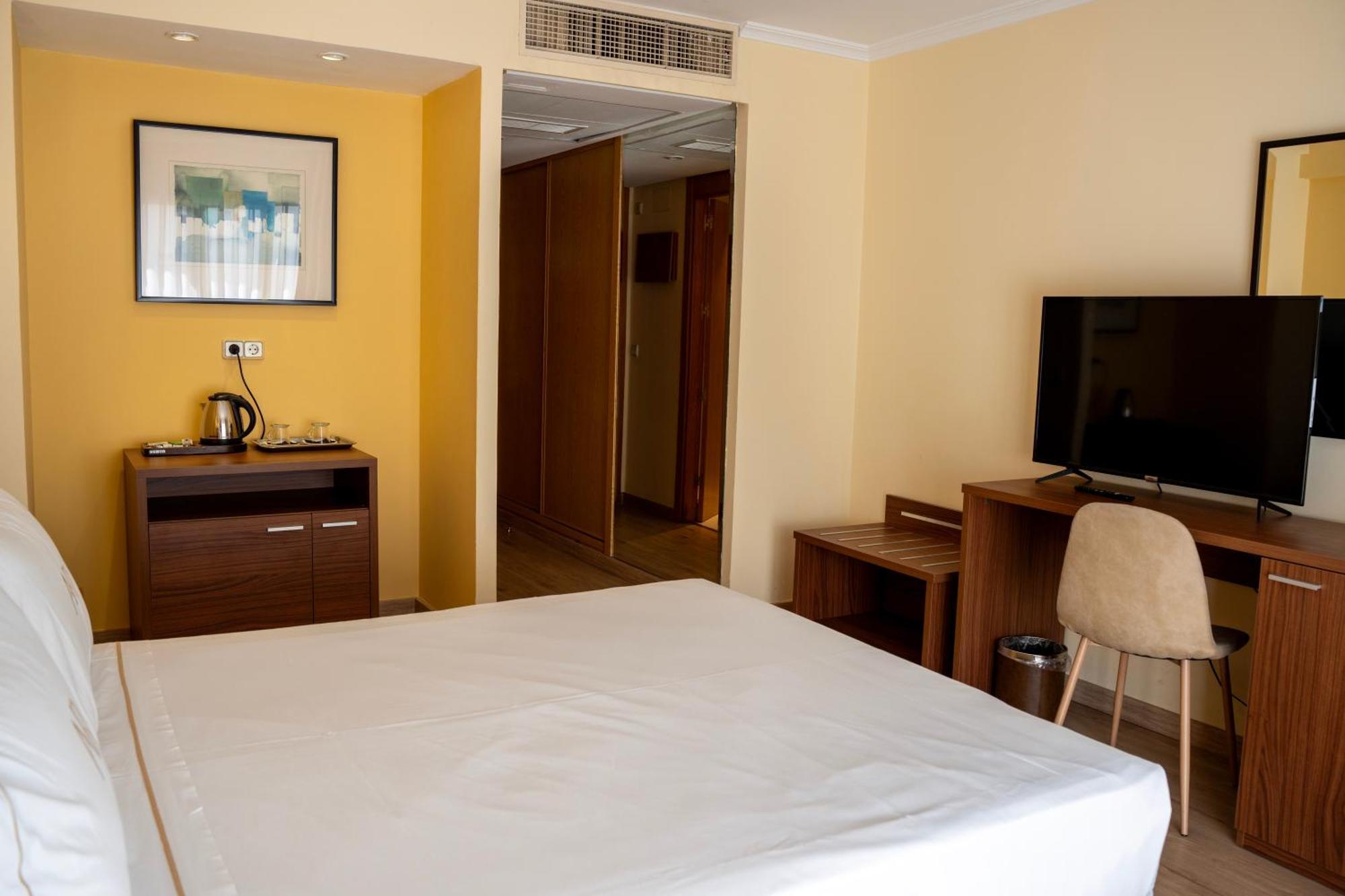 Aparto-hotel Rosales Apart-hotel Madri