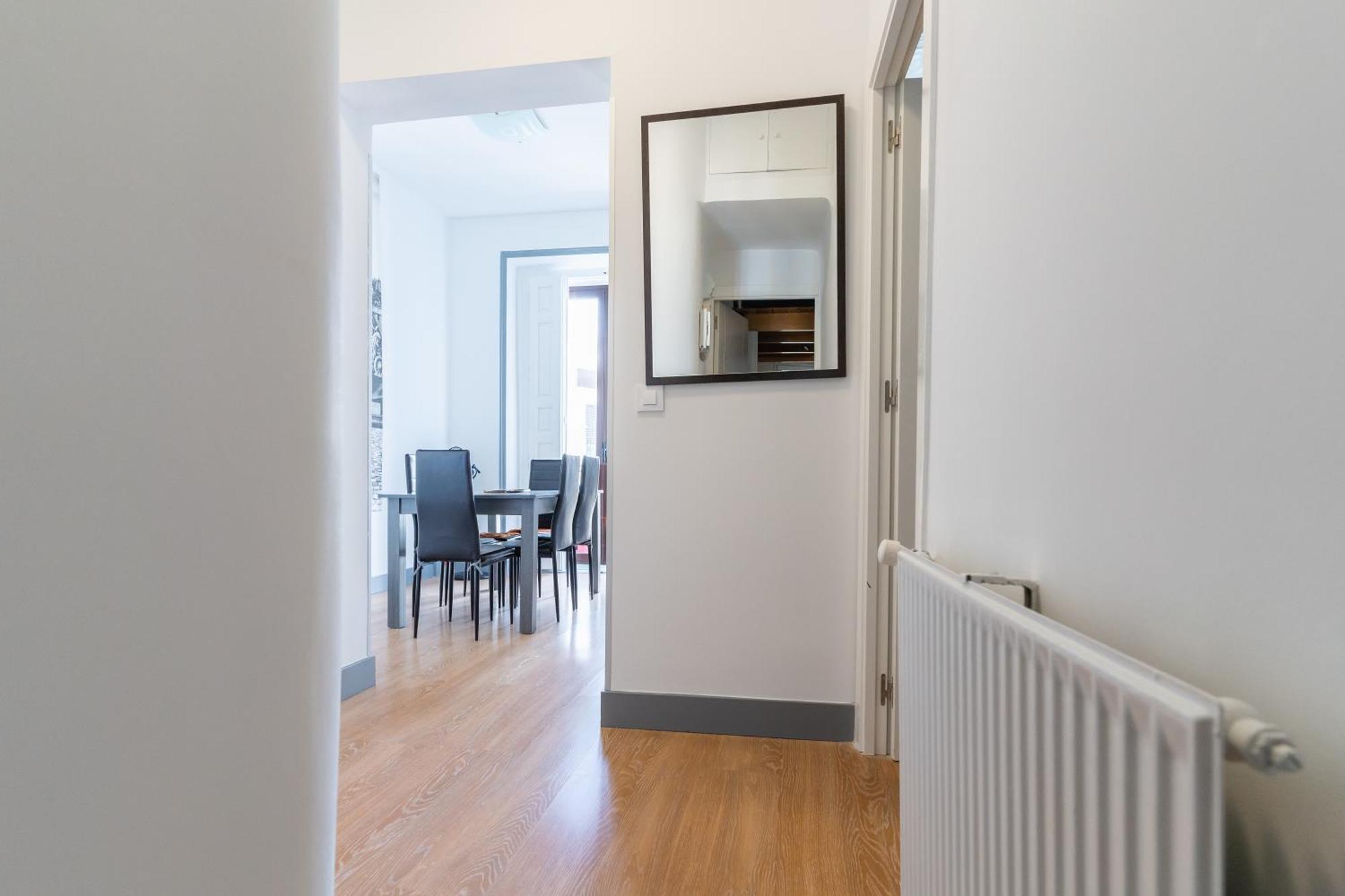Apartamento 2 Bedrooms 1,5bathrooms Furnished - Sol - Bright & Functional - Mintystay *