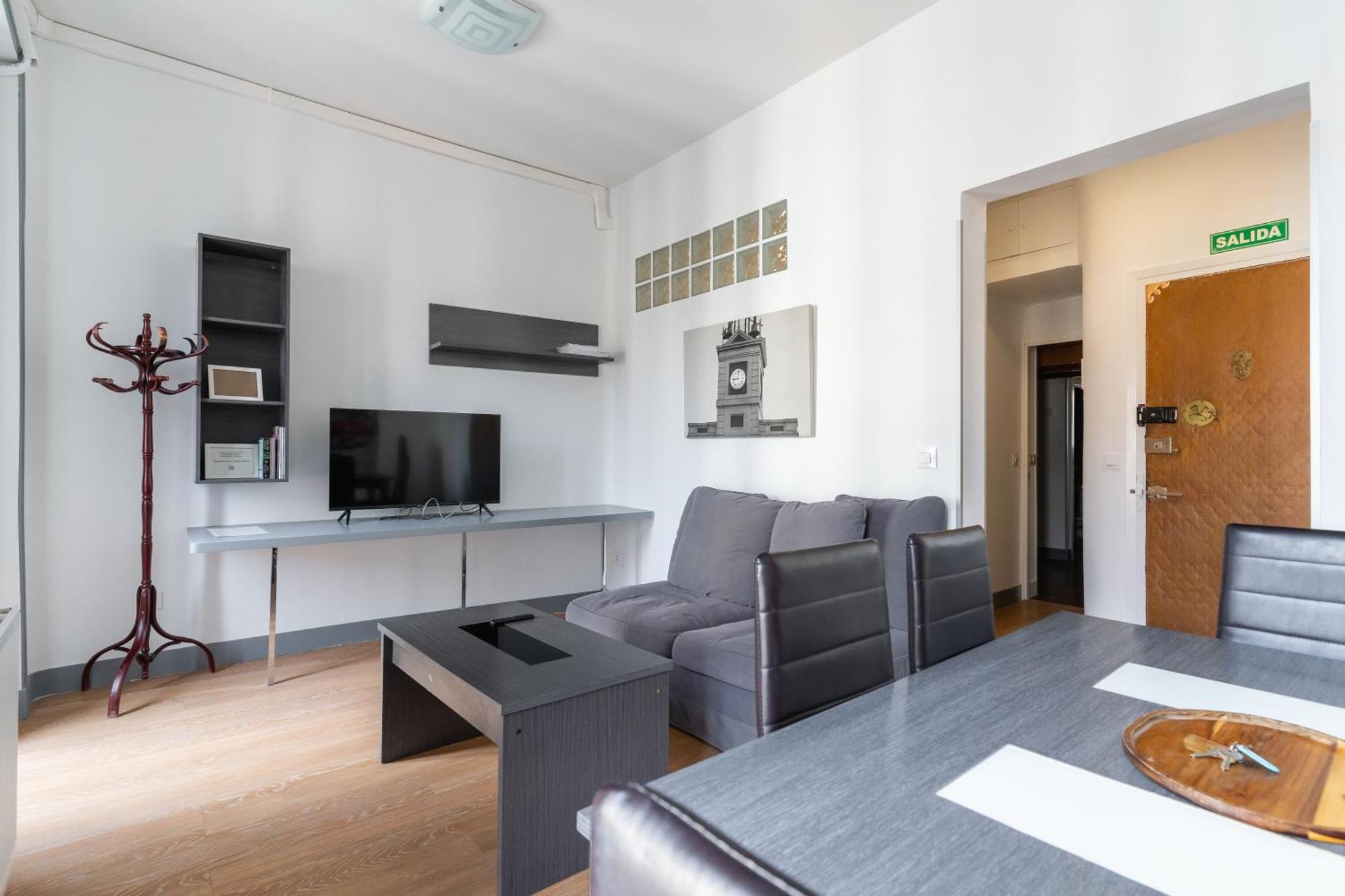 2 Bedrooms 1,5bathrooms Furnished - Sol - Bright & Functional - Mintystay Madri