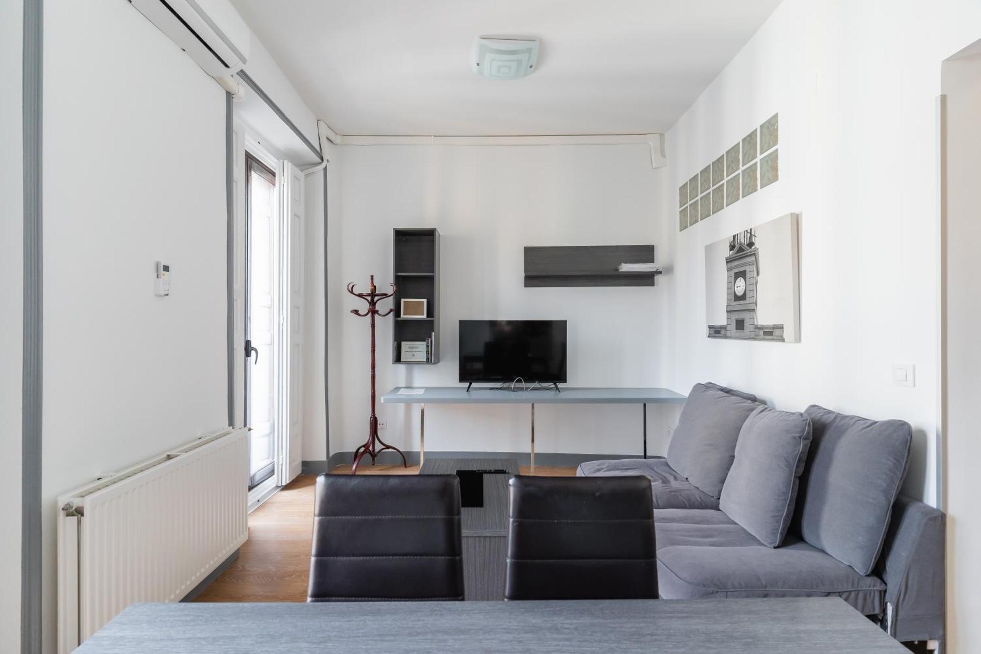 2 Bedrooms 1,5bathrooms Furnished - Sol - Bright & Functional - Mintystay