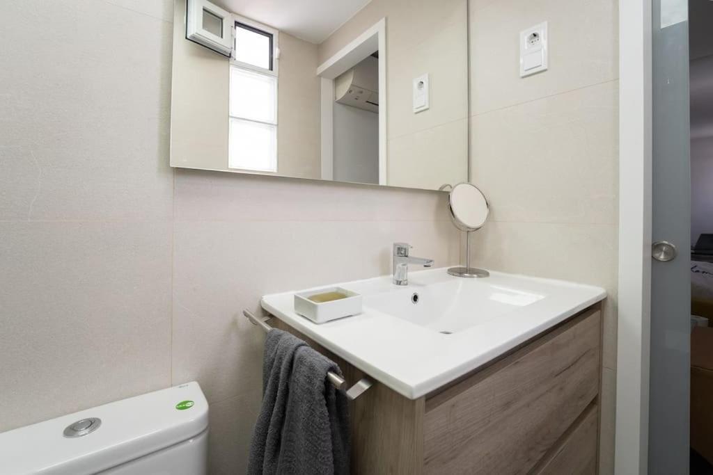 Luminoso Duplex Junto A Gran Via Apartment *