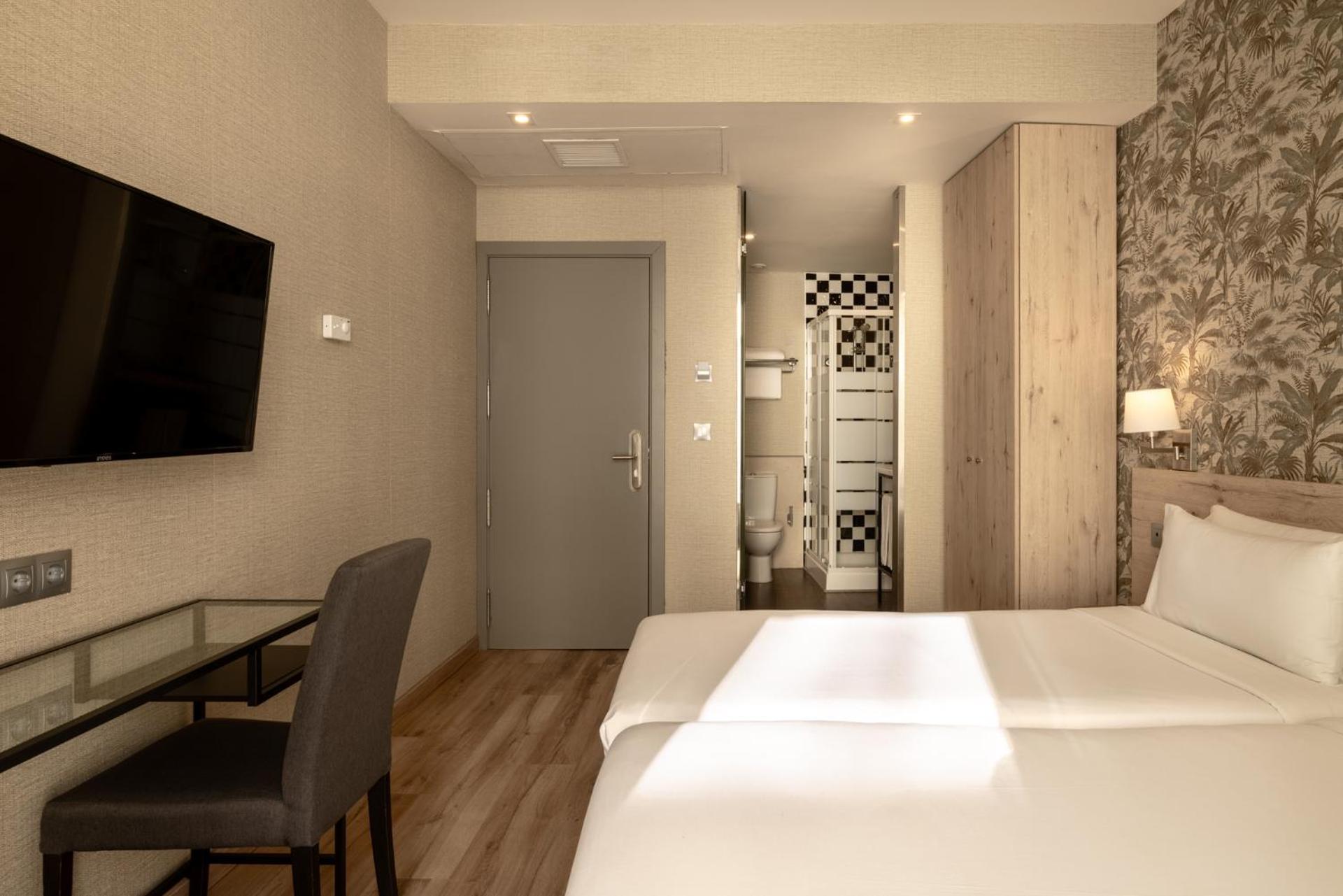 Hotel Avenida Gran Vía 3*