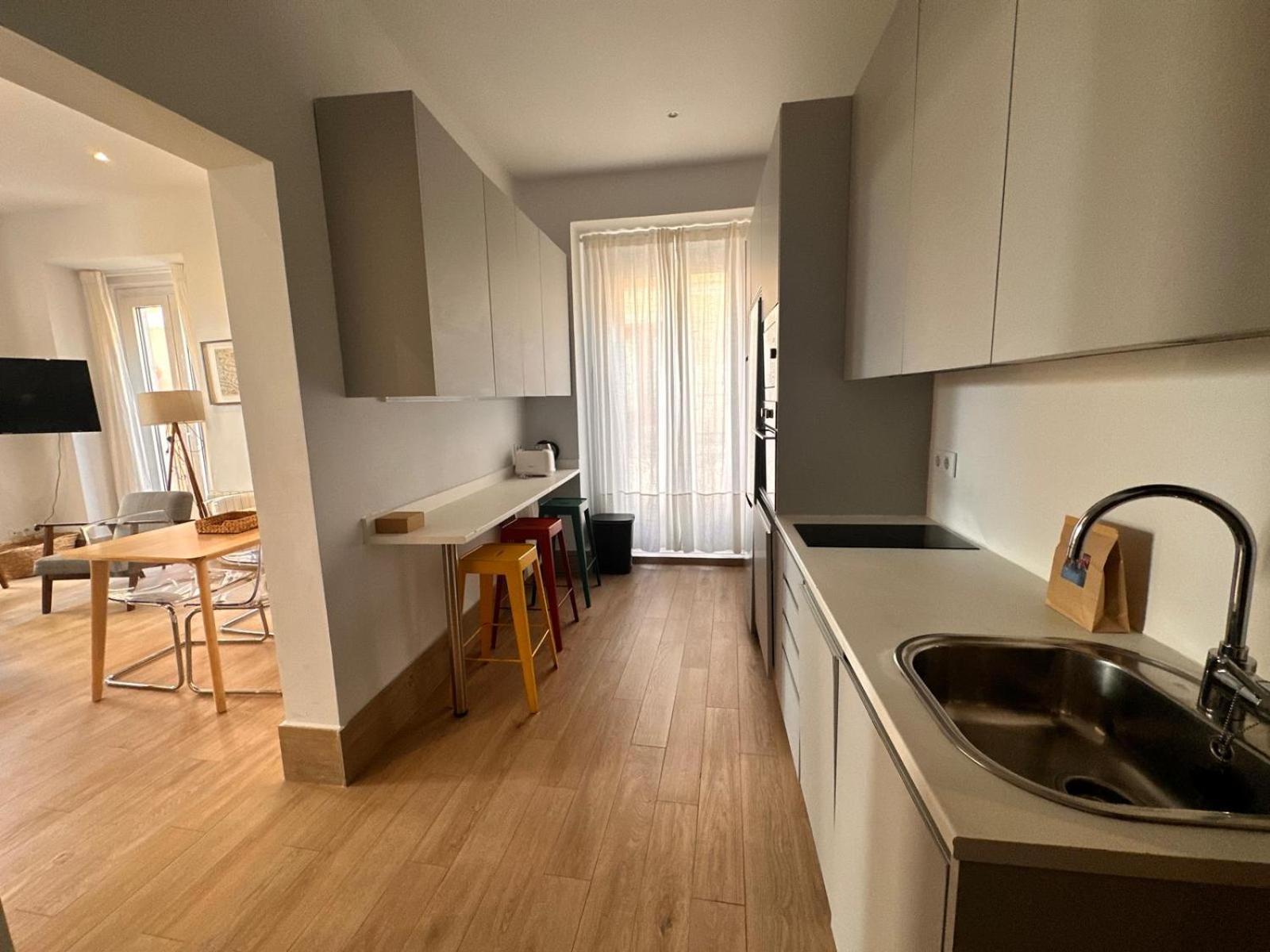 Apartment Amazing 3bd 3bth With 9 Balconies By Madrid4you *
