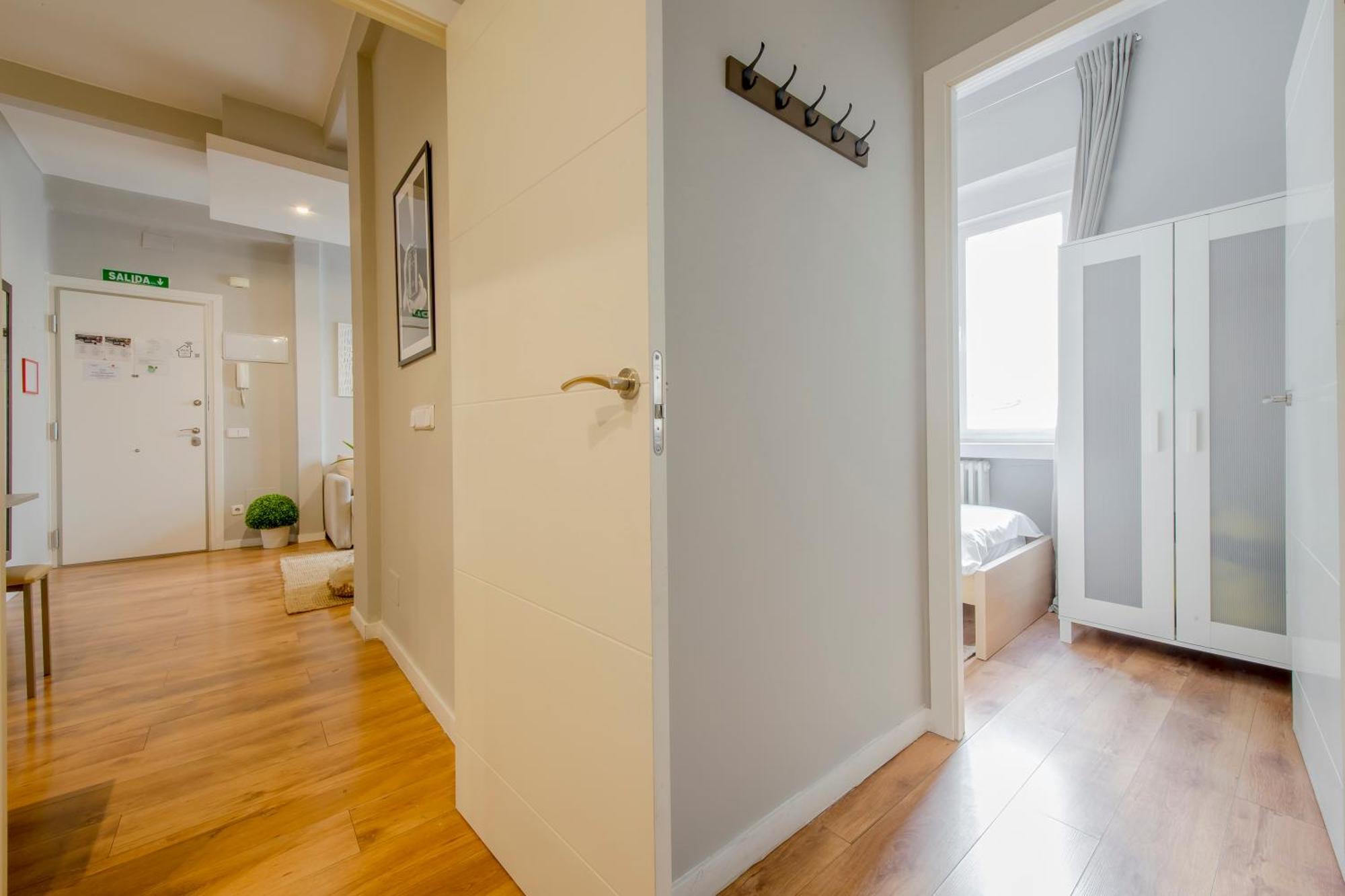 Apartamento Excelente Piso De 3 En La Latina-centro Madri