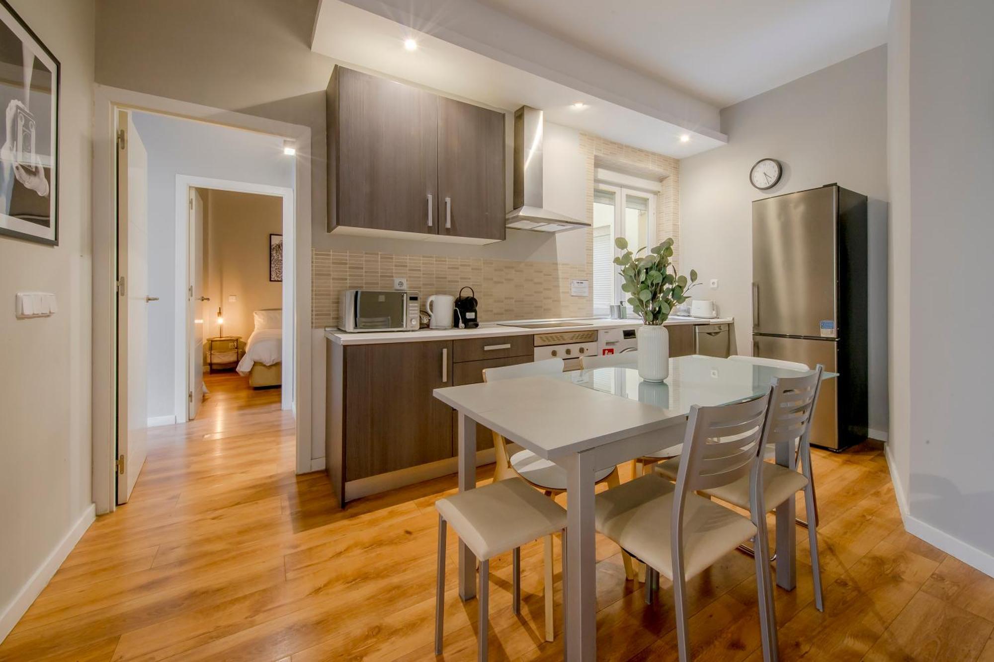 Apartamento Excelente Piso De 3 En La Latina-centro Madri