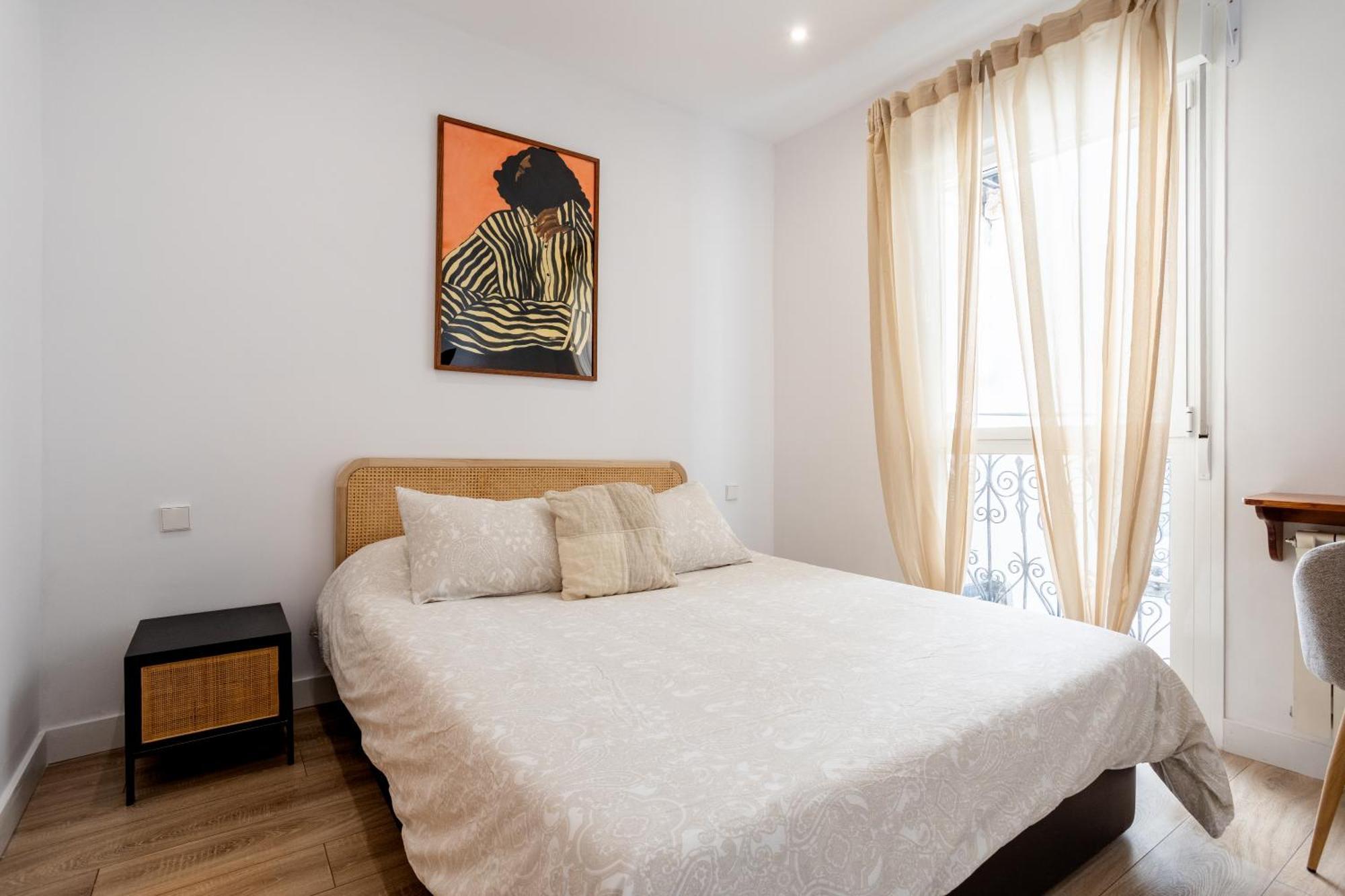 Charming Two-bedroom Apartment *