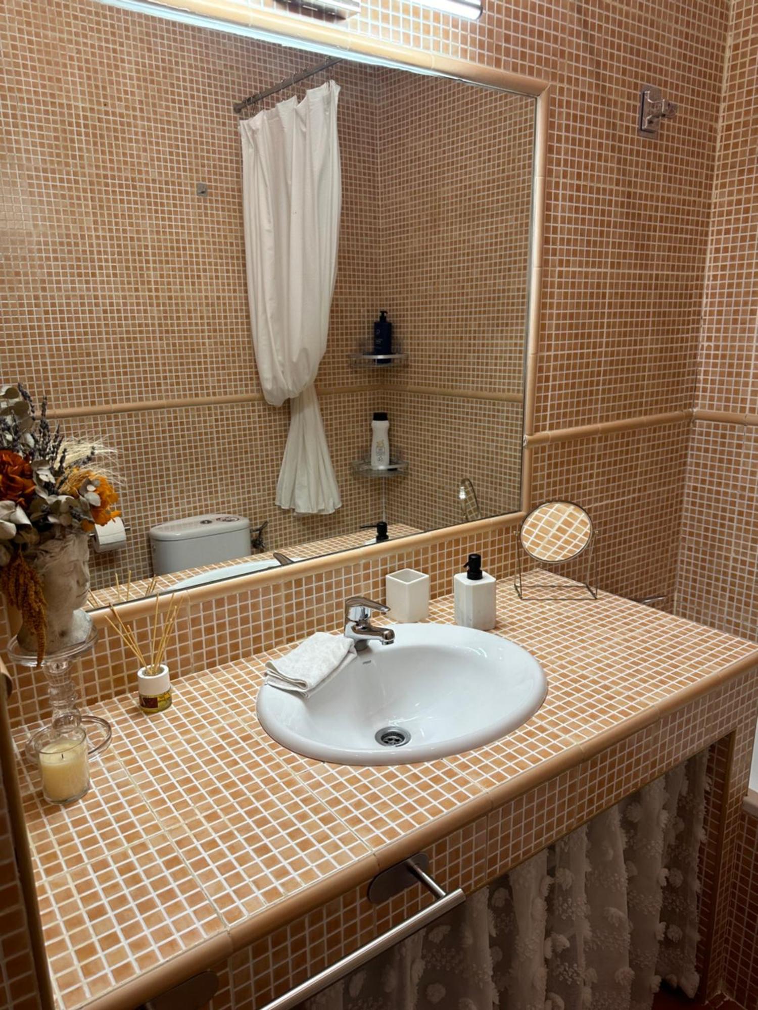 Homestay Privada Con Balcones, Centro Madrid, Malasana