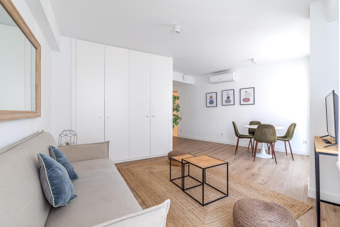 Caterina Cuzco Apartment Madrid