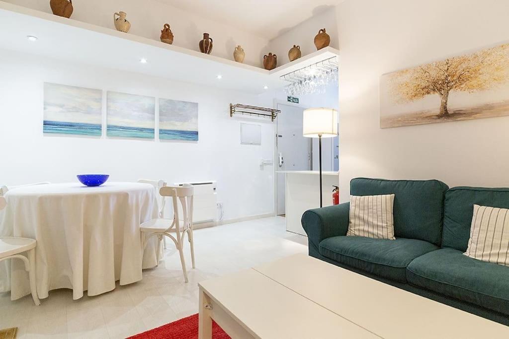 House With Courtyard In Puerta Del Angel - Mauregato Apartment