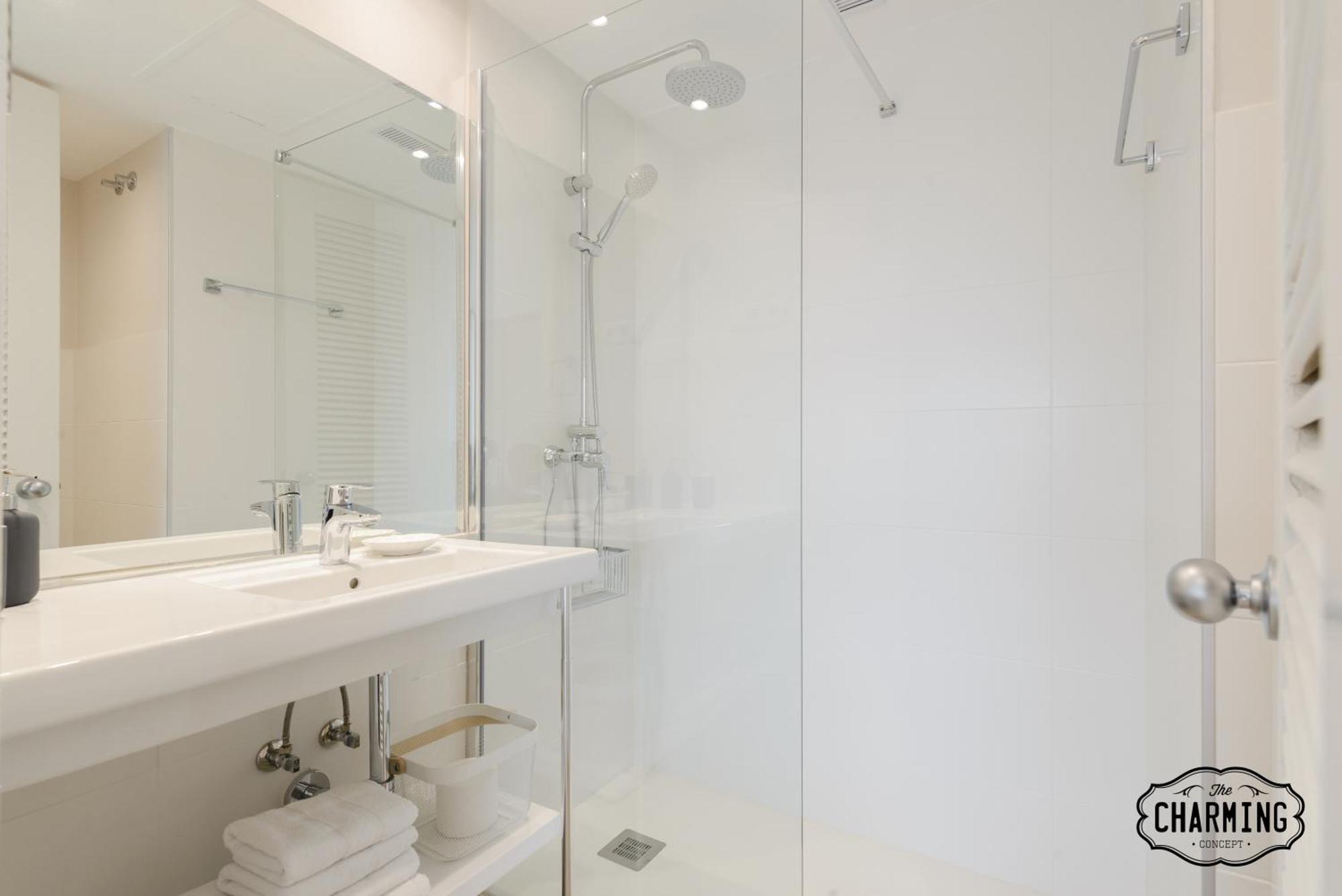 Apartment Charming Eurobuilding 2 Terrace Exclusive - Plaza De Parking