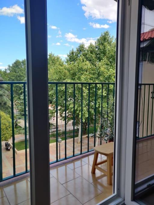Moderno Con Oficina Y Balcon * Madri