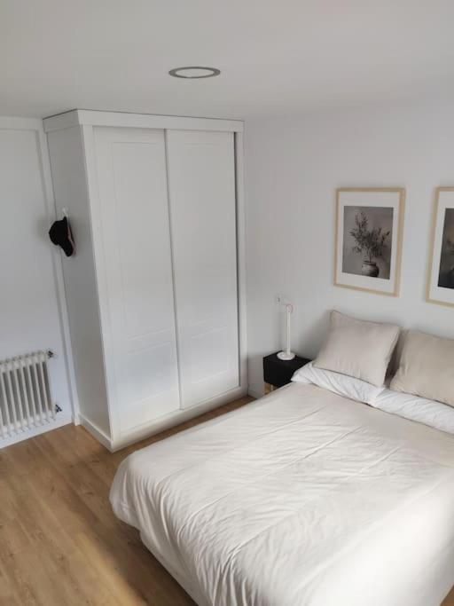 Moderno Con Oficina Y Balcon * Madrid