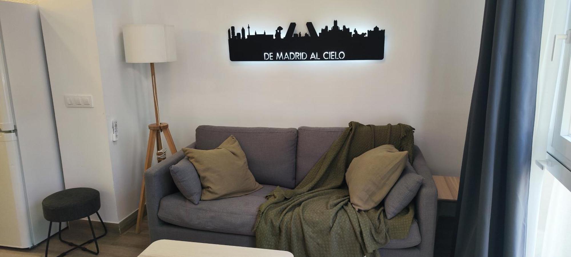 Entero Junto A Cuatro Caminos Con Licencia Del Ayto De Apartment *