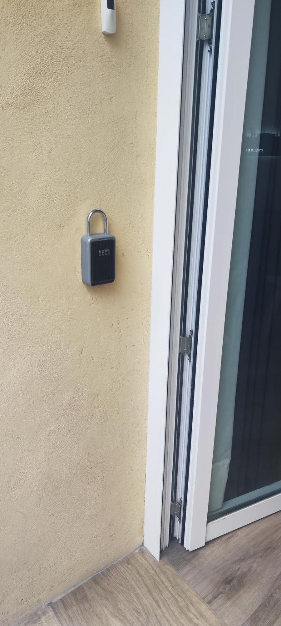 Apartment Entero Junto A Cuatro Caminos Con Licencia Del Ayto De