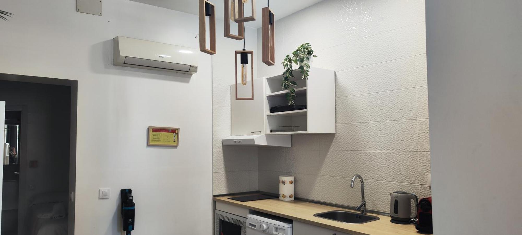 Apartment Entero Junto A Cuatro Caminos Con Licencia Del Ayto De Madrid