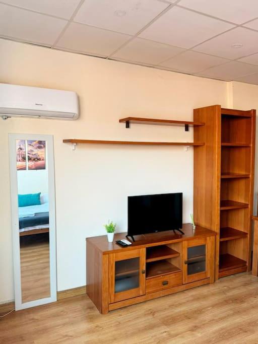Cerca Del Aeropuerto -7 Min En Coche- Con Parking Apartment