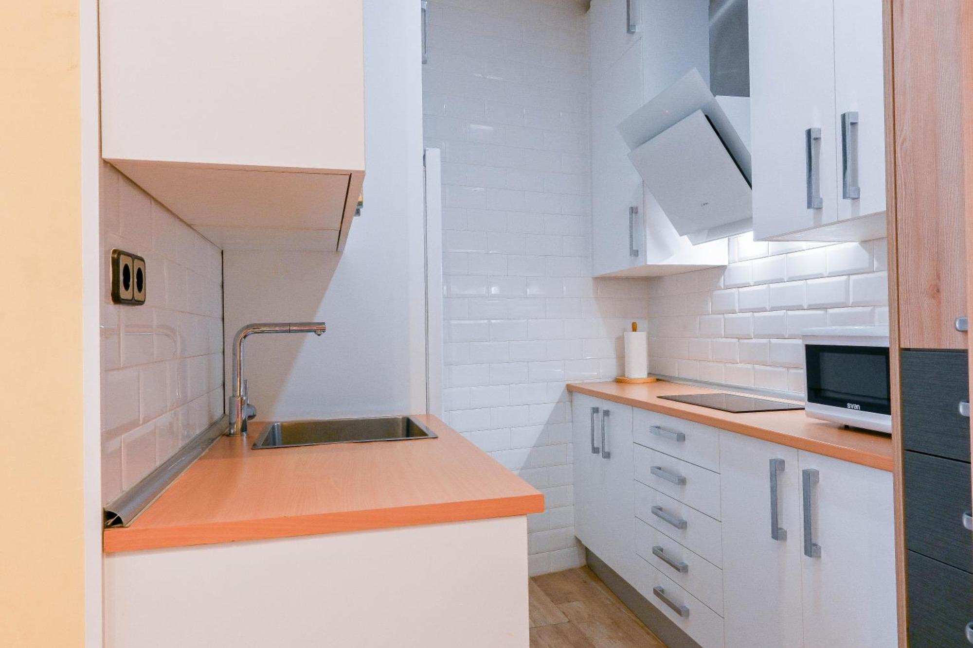 Apartment For Encantadora Vivienda Temporal A Pocos Minutos Del Metro Lavapies Zui33 Madrid