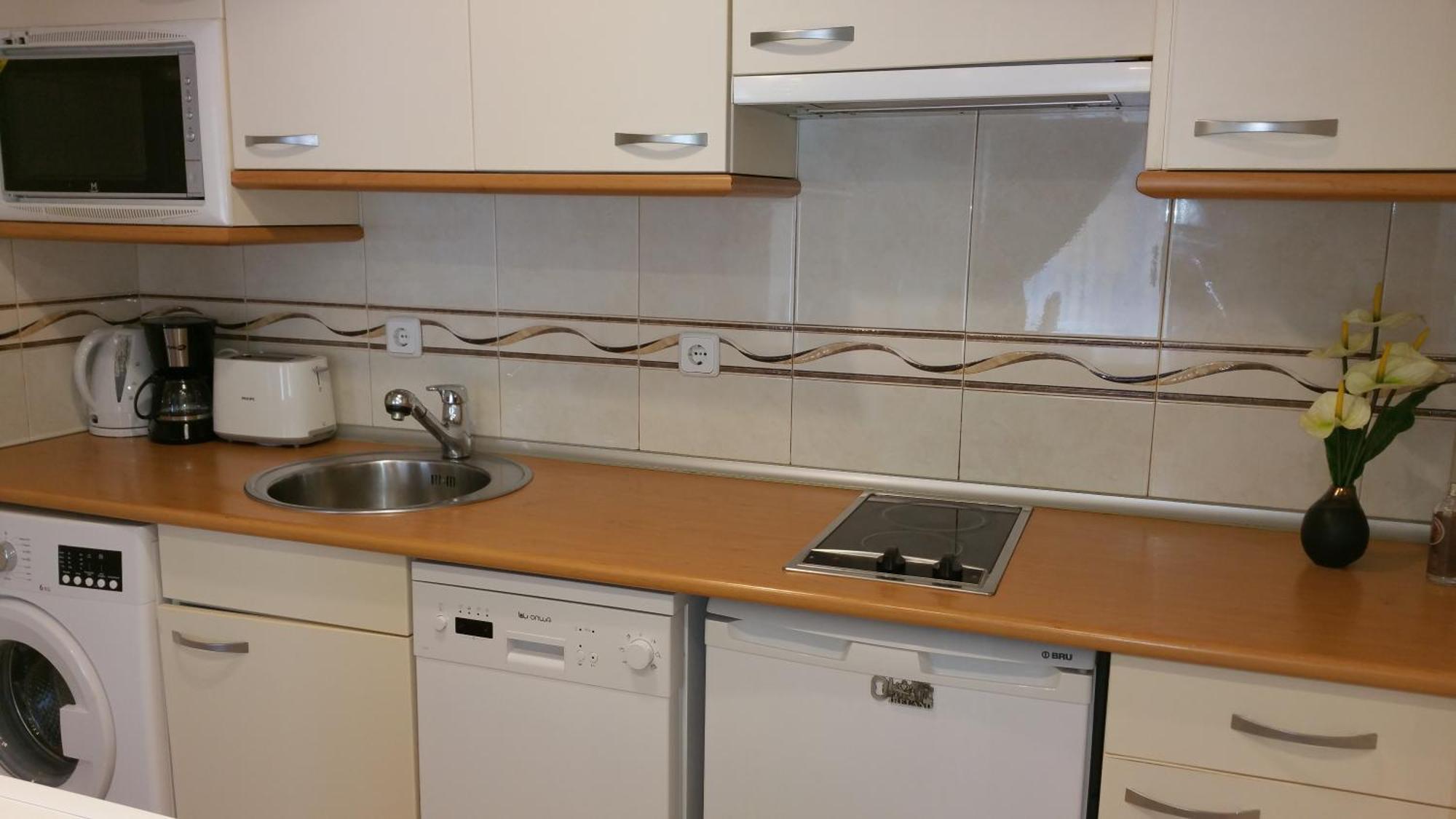 Plaza Apartment *