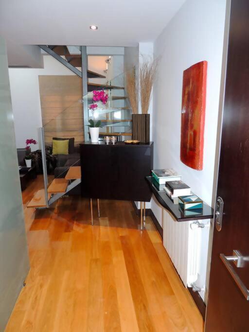 Luxury Duplex 10 Min From Gran Via Apartment *