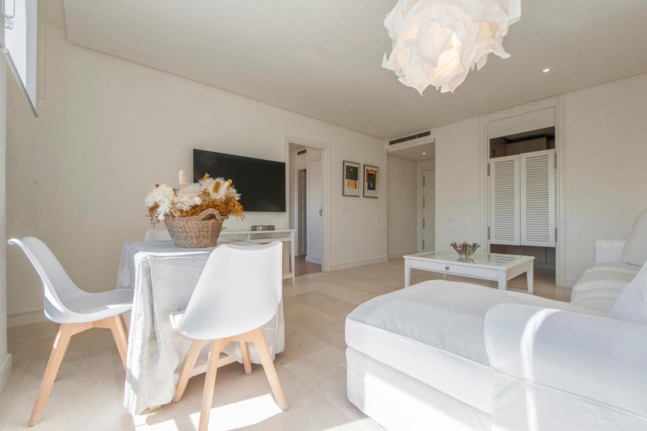 Elegante Con Parking Y Gym En Urbanizacion De Lujo En Aravaca Apartment Madrid