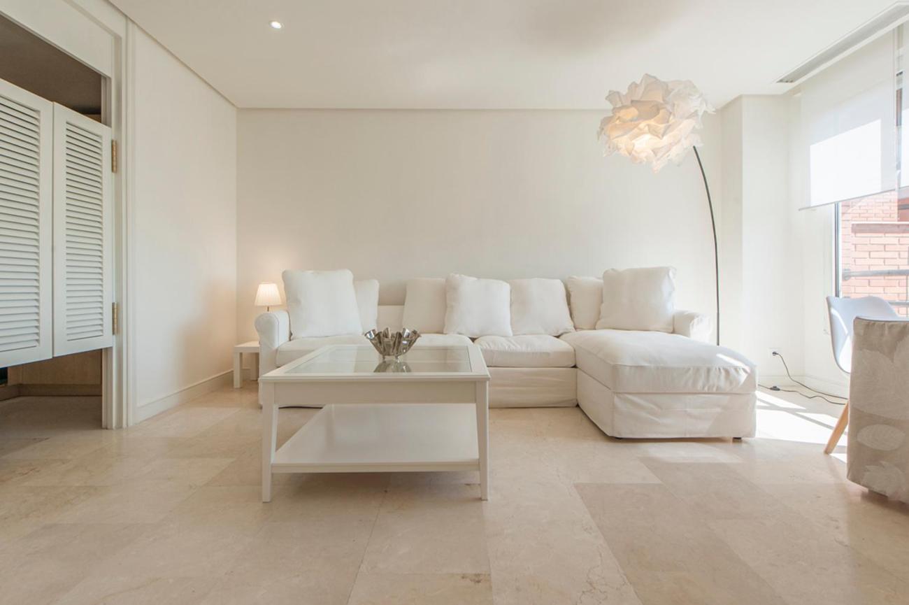 Elegante Con Parking Y Gym En Urbanizacion De Lujo En Aravaca Apartment