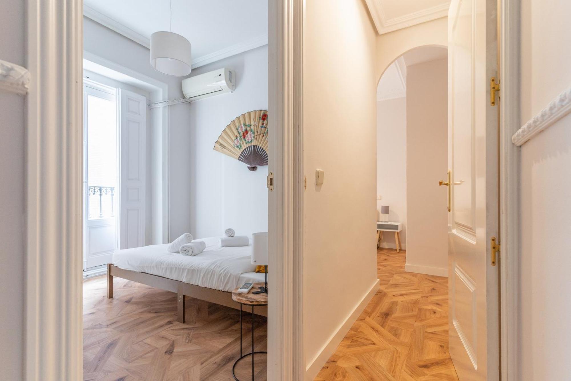 Bright Cozy-2bedrooms 1bath-anton Martin Madrid
