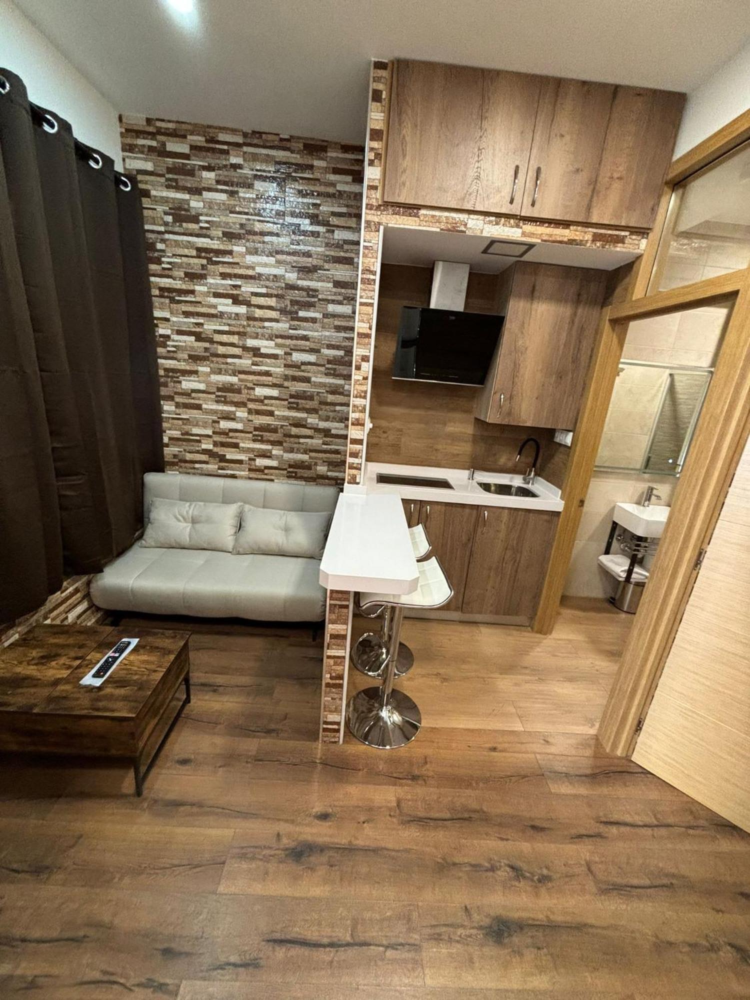 Deluxe Barajas Apartment