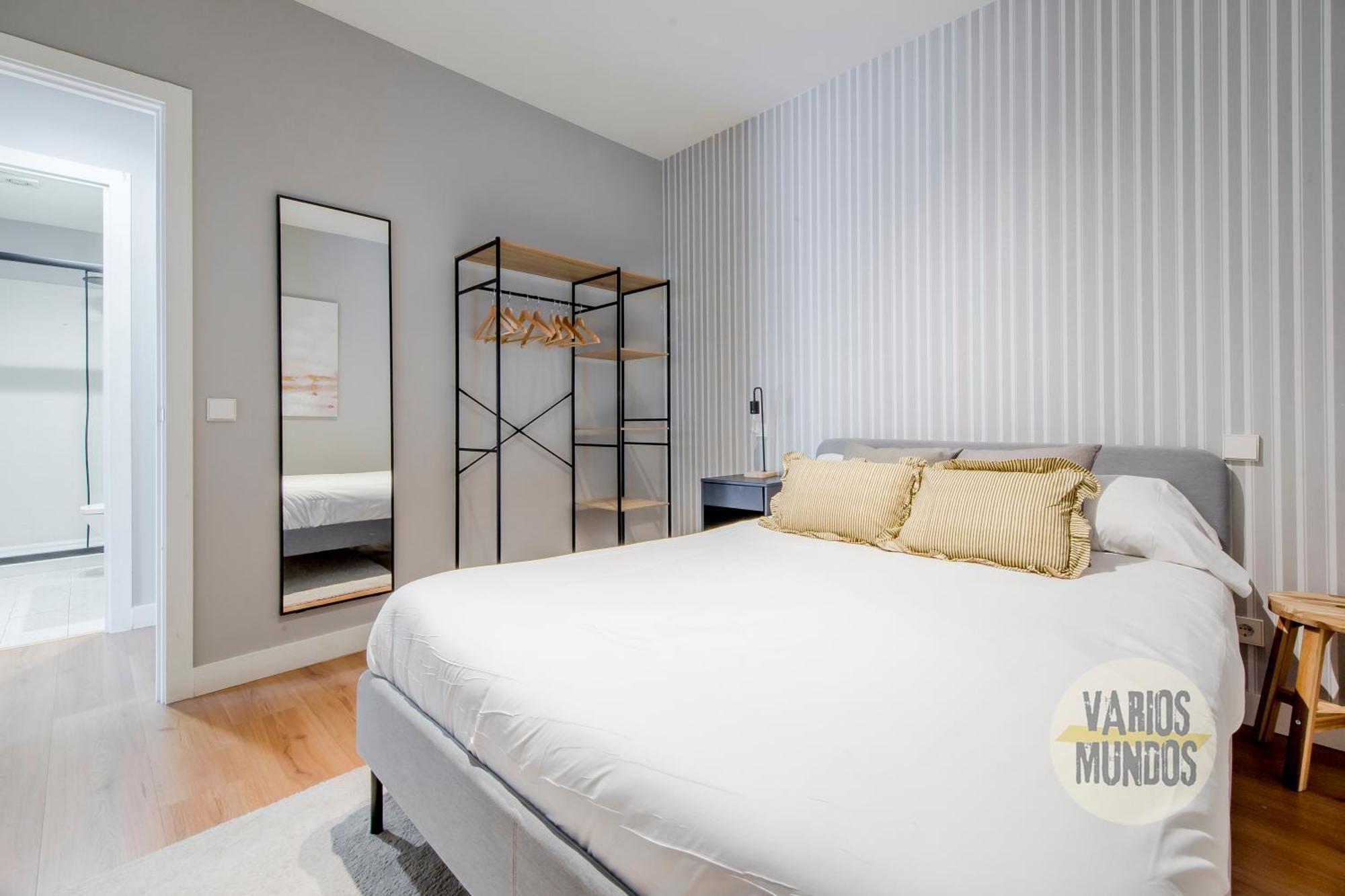 Lejlighed Modern & Cool Interior Design A 20 Metros Del Retiro E1