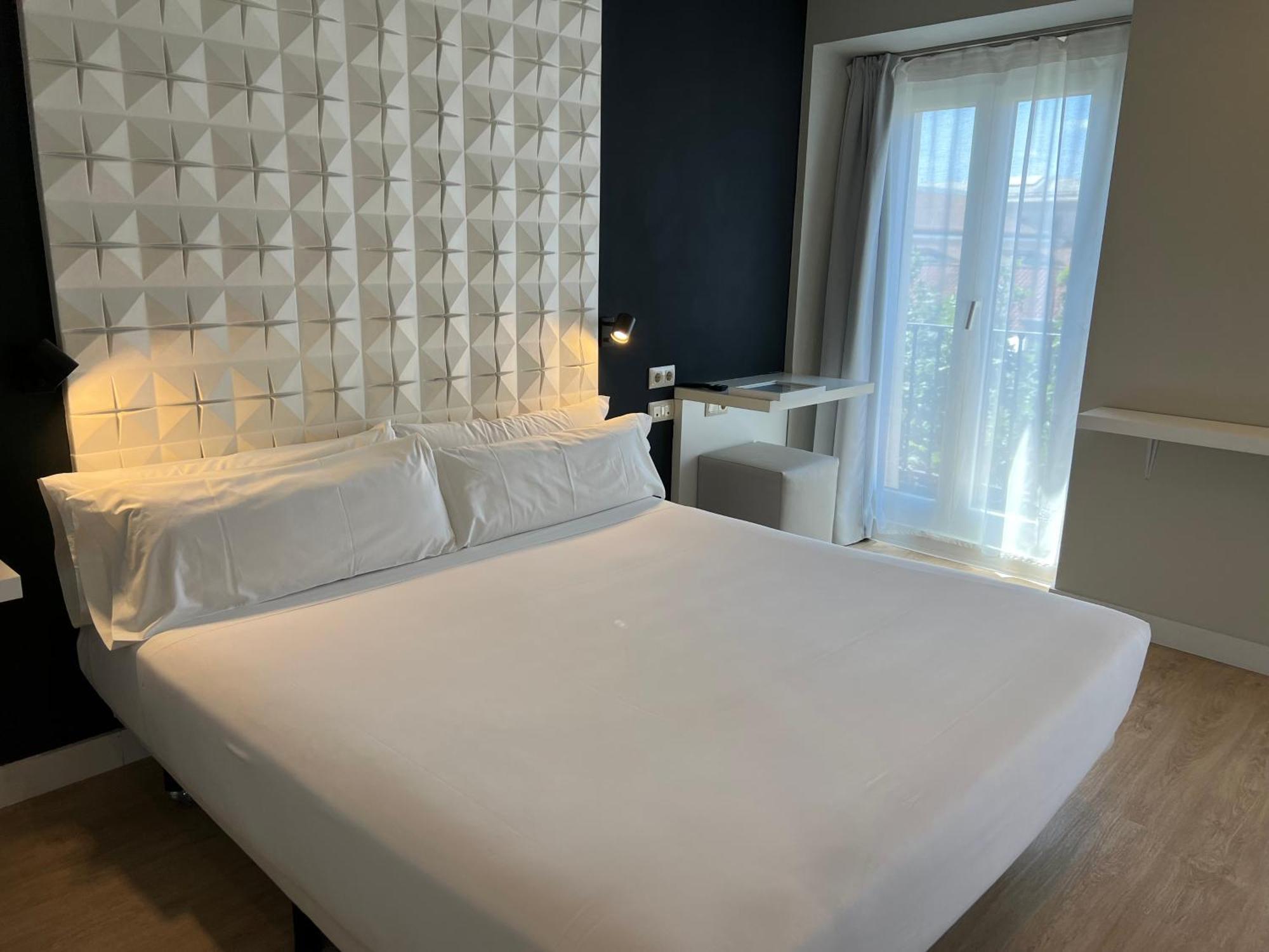 Hotel Urbansea Atocha 113 Madri