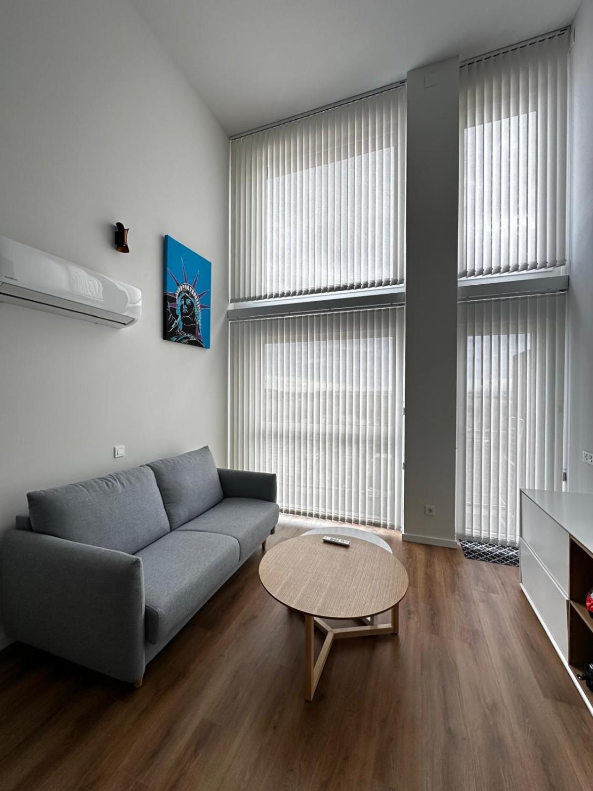 Black Rock Loft Apartment Madrid