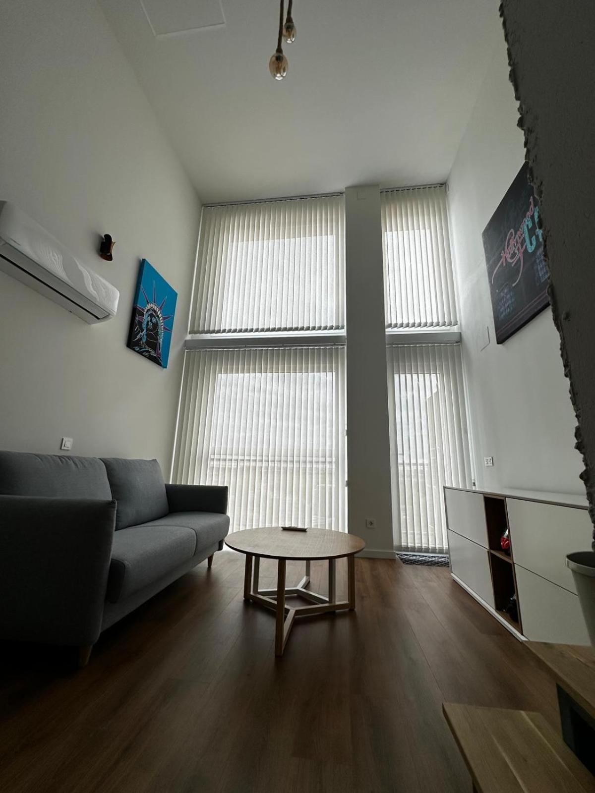 Black Rock Loft Apartment *
