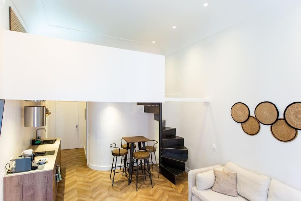 Lejlighed #3 New Duplex Full Of Light In City Center Madrid