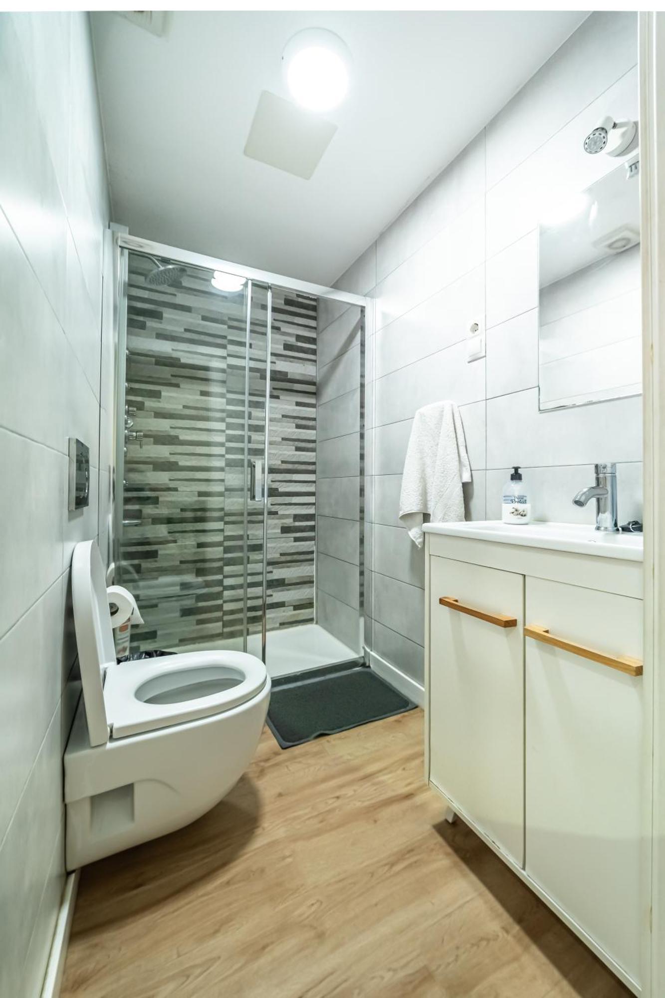Lejlighed New Flat , Modern , Wifi, 10min Sol, 5 Reina Sofia Madrid
