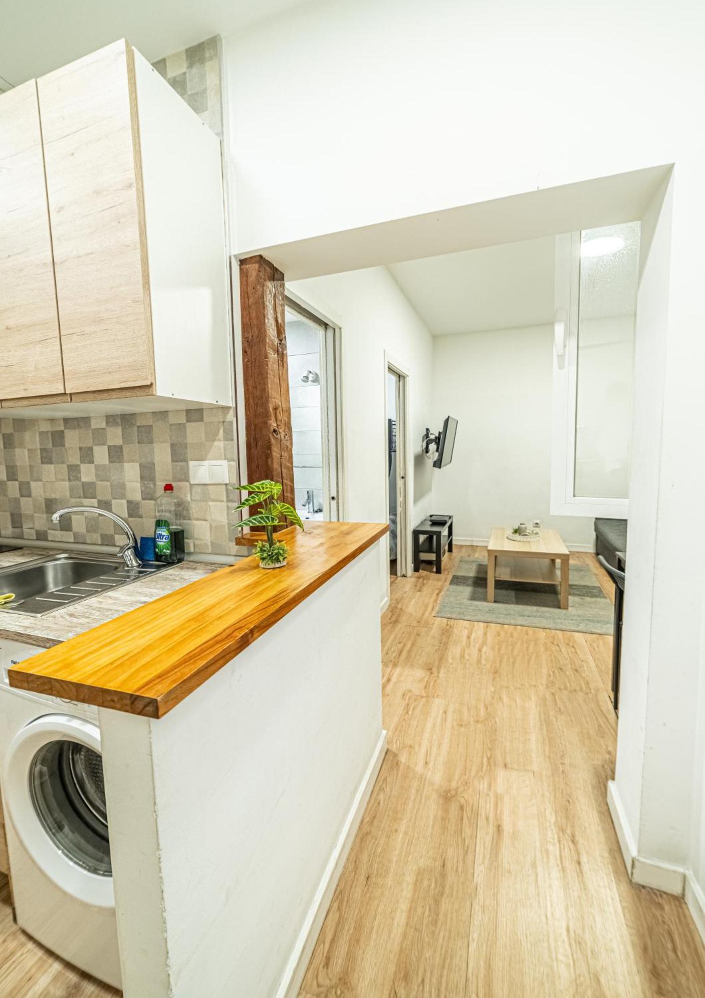 New Flat , Modern , Wifi, 10min Sol, 5 Reina Sofia Madrid